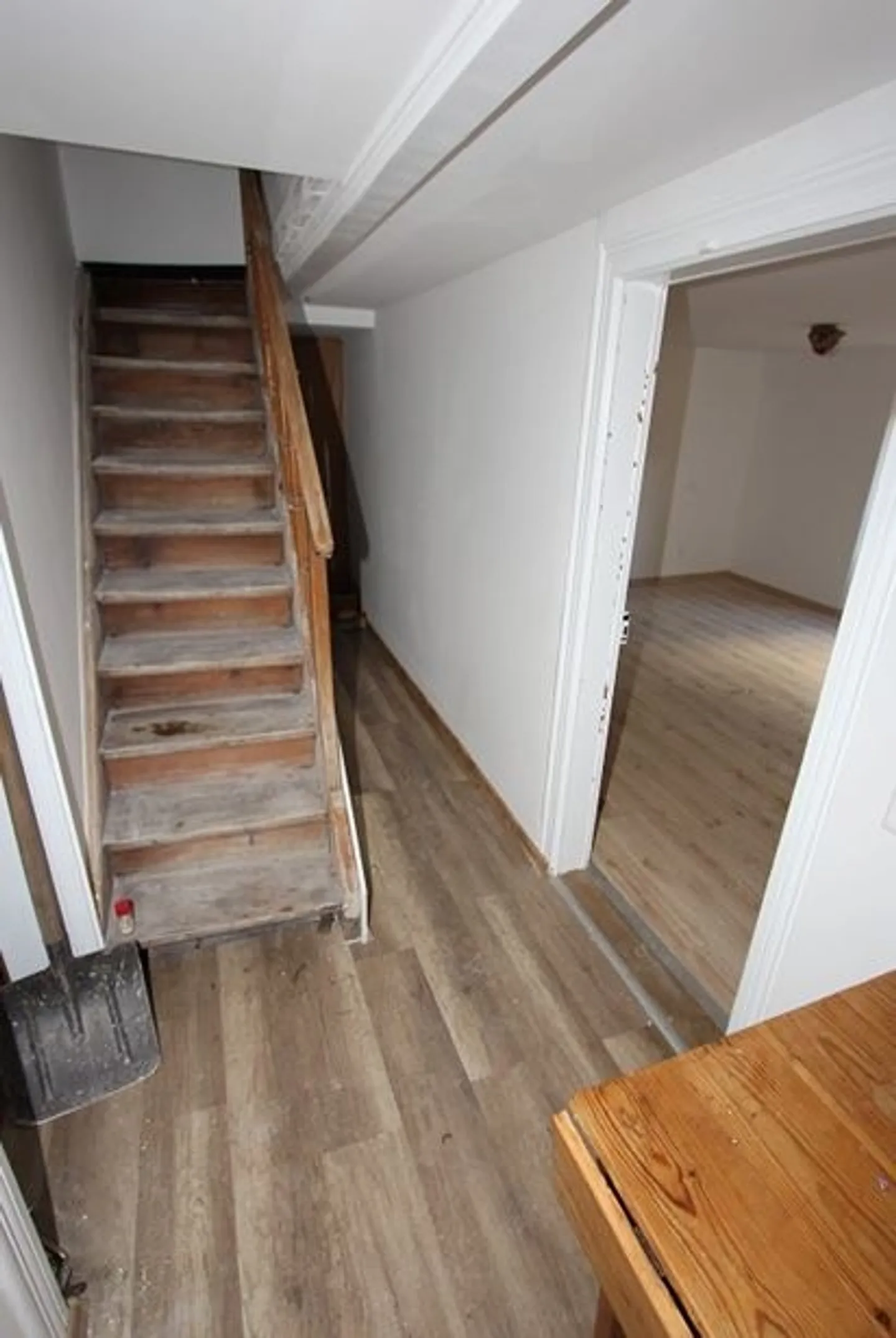 Maison bifamiliale avec appartement récemment rénové - Photo 4 sur 8