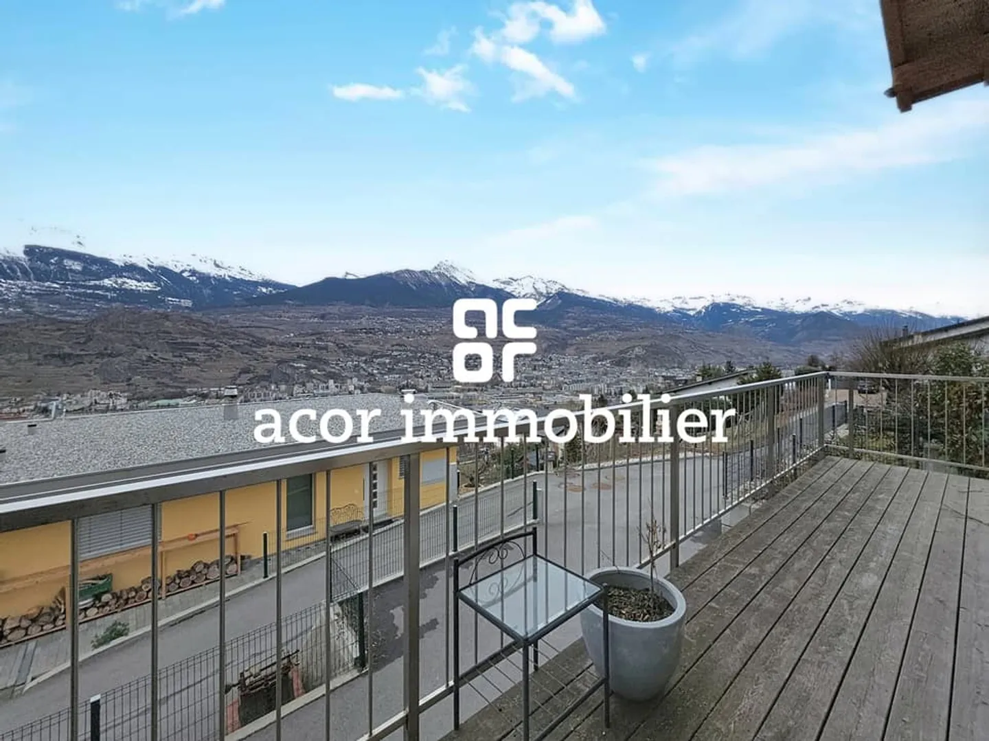 Modern house with panoramic view 5 minutes from Sion - Photo 2 of 8