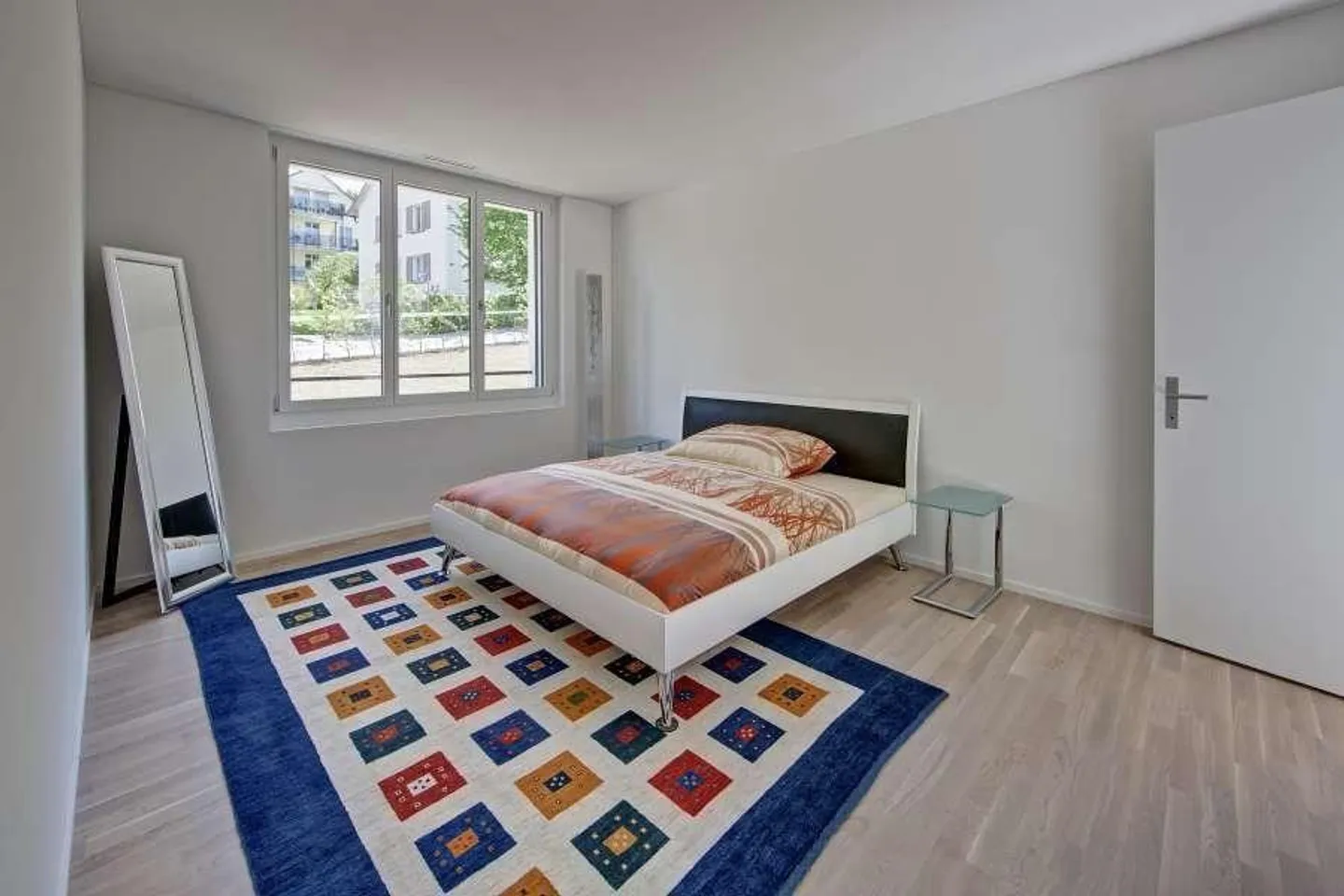 Moderne Wohnung mit Gratis Einstellplatz - befristet bis 31.03.2026 - Foto 3 von 8