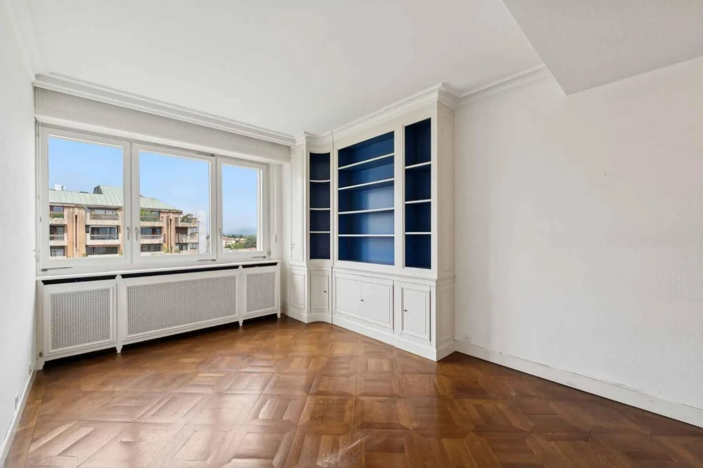 Elegantes Luxushaus mit Aussicht - Foto 8 von 8