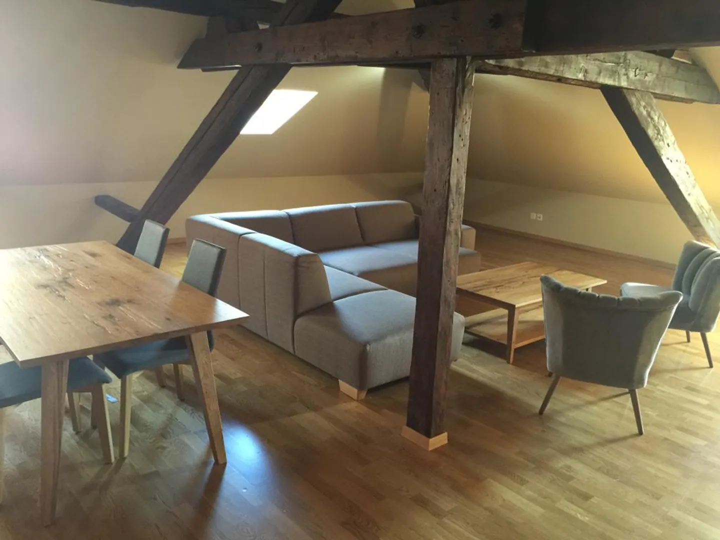 4-Zimmer-Dachgeschoss - Foto 1 von 4