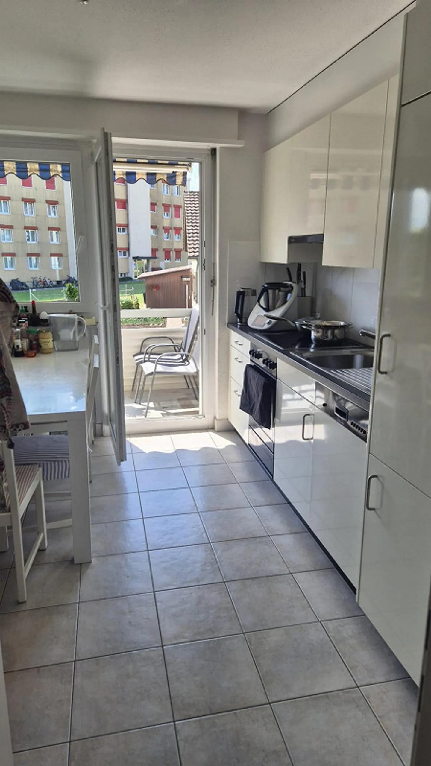 Bright 3-room apartment with two balconies in Romanshorn - Photo 10 of 11