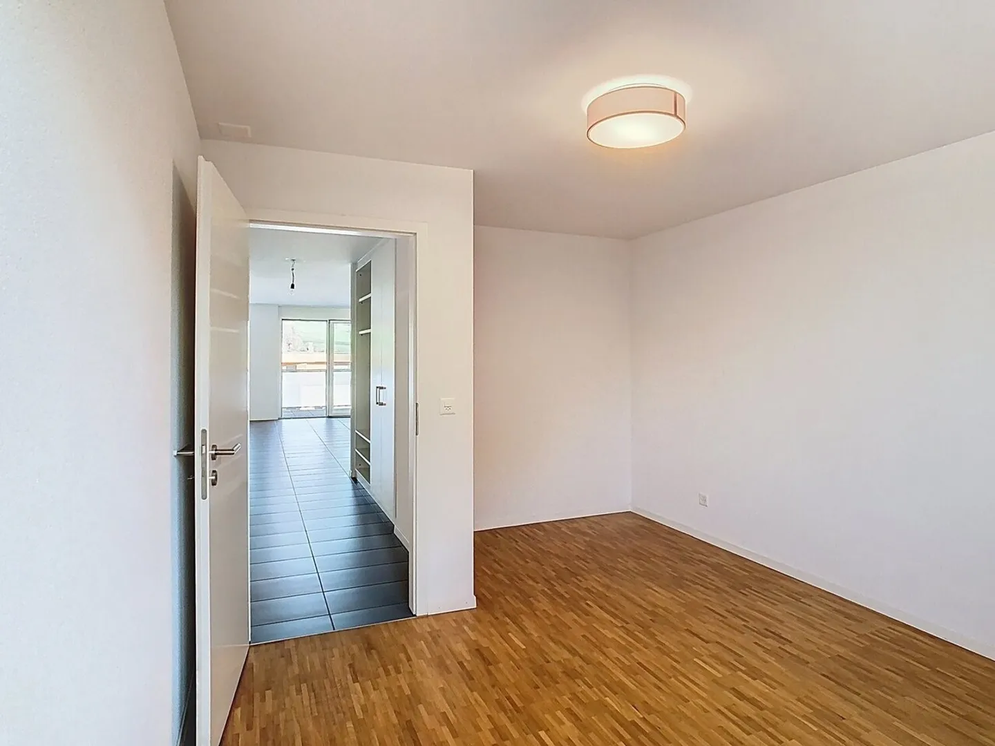 «Geräumige, moderne 31/2 Zimmerwohnung in der Nähe aller Annehmlichkeiten» - Foto 10 von 12
