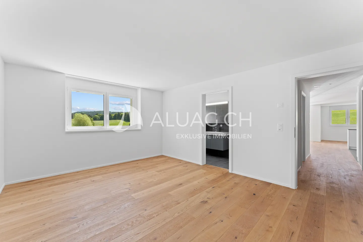 Modern Apartment with Scenic Views - Photo 7 of 11