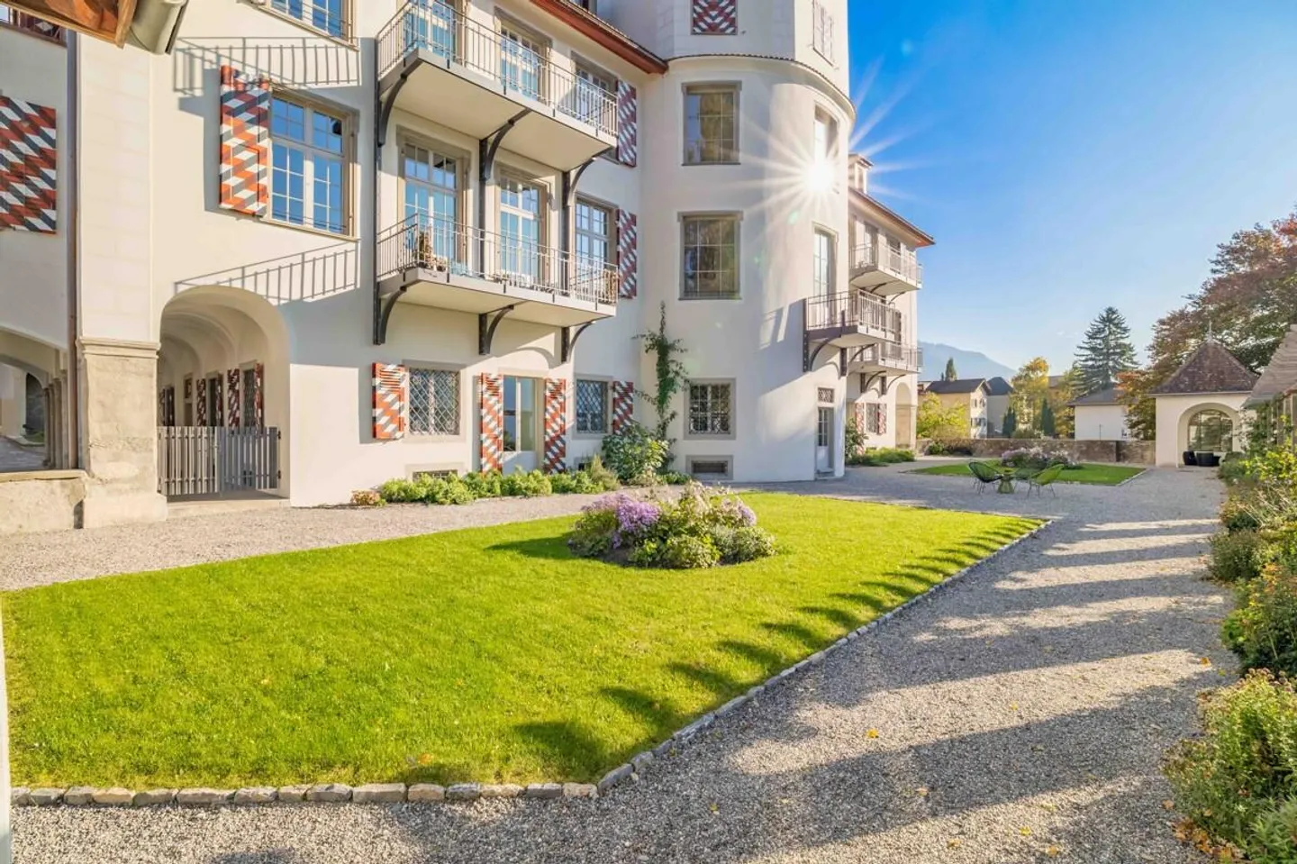 Exclusive Garden Residence in Zizers: Living in a Historic Castle - Photo 1 of 6