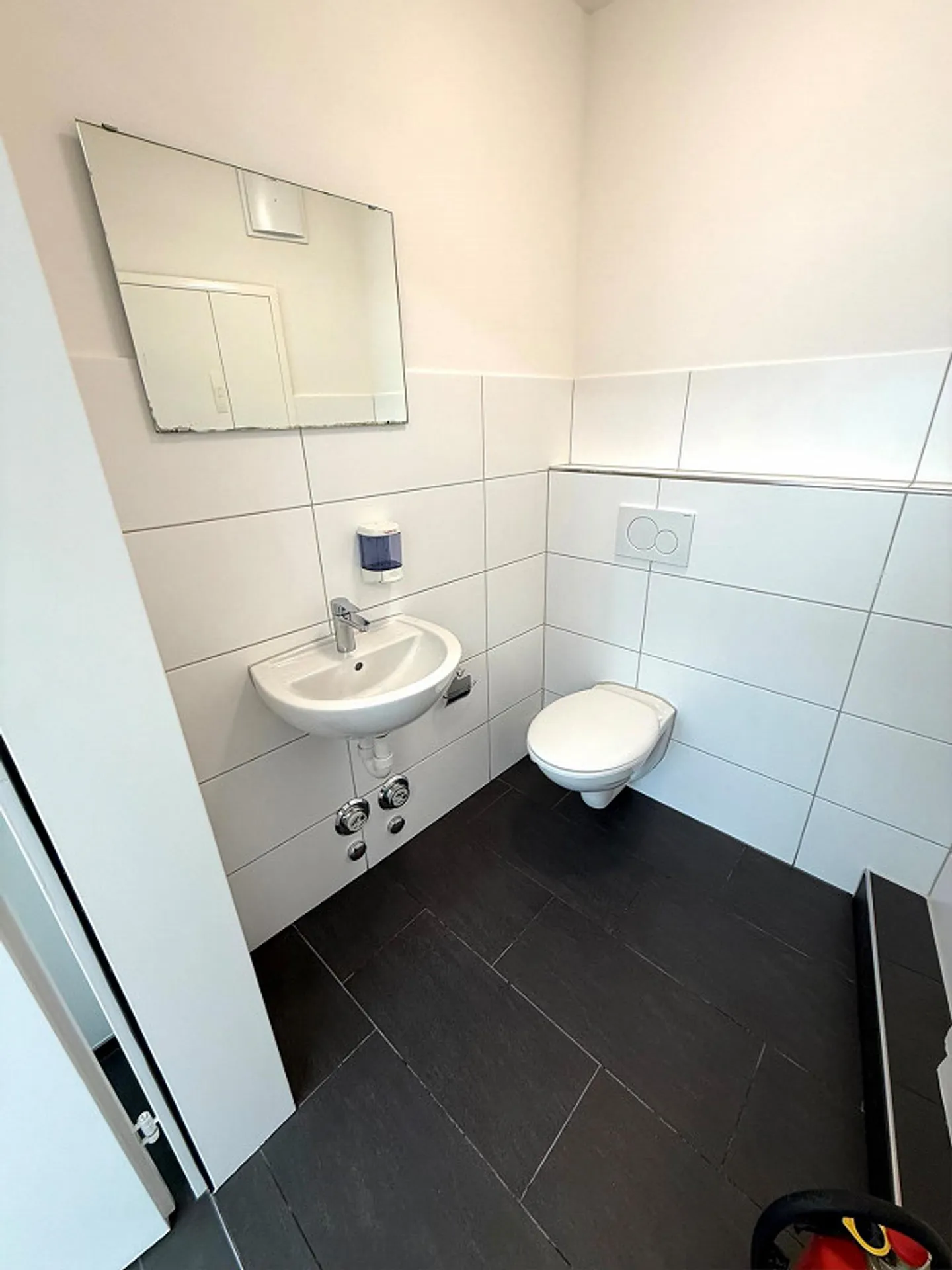 Attractive commercial space in the Schaffhausen lower town - Photo 5 of 6