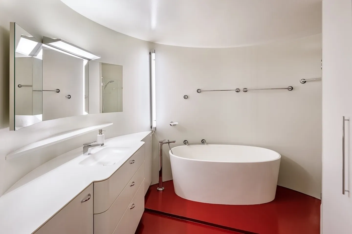 Ampio appartamento moderno di 6,5 stanze - Foto 7 di 14