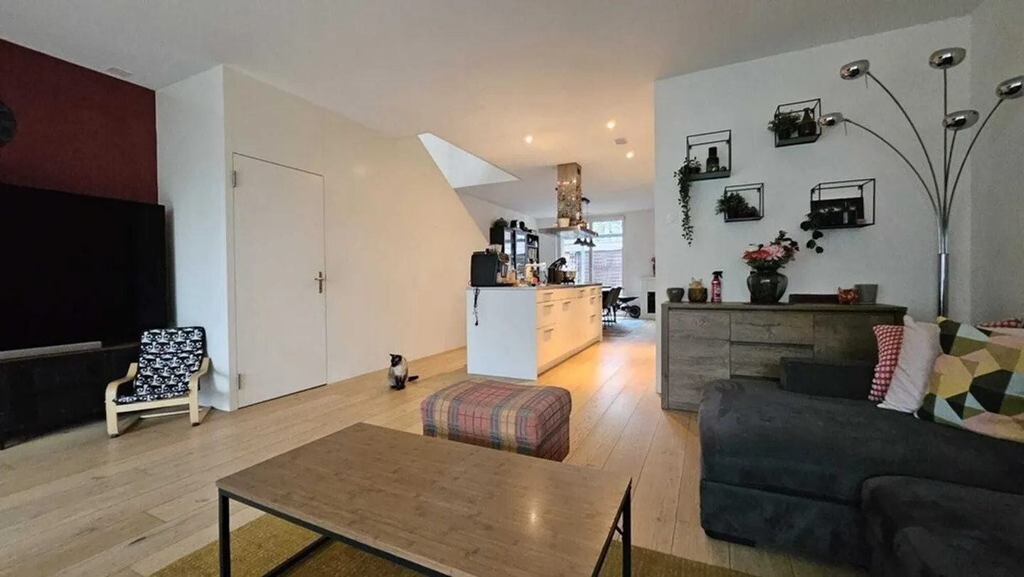 Casa situata in posizione centrale cerca te! - Foto 2 di 10