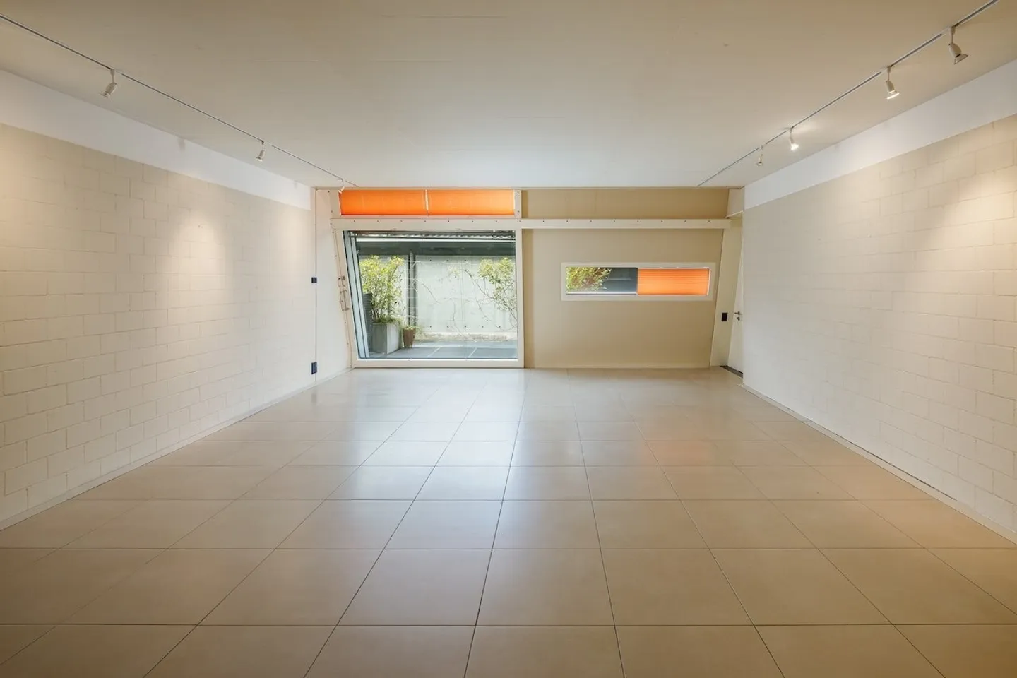 Ampio appartamento moderno di 6,5 stanze - Foto 9 di 14