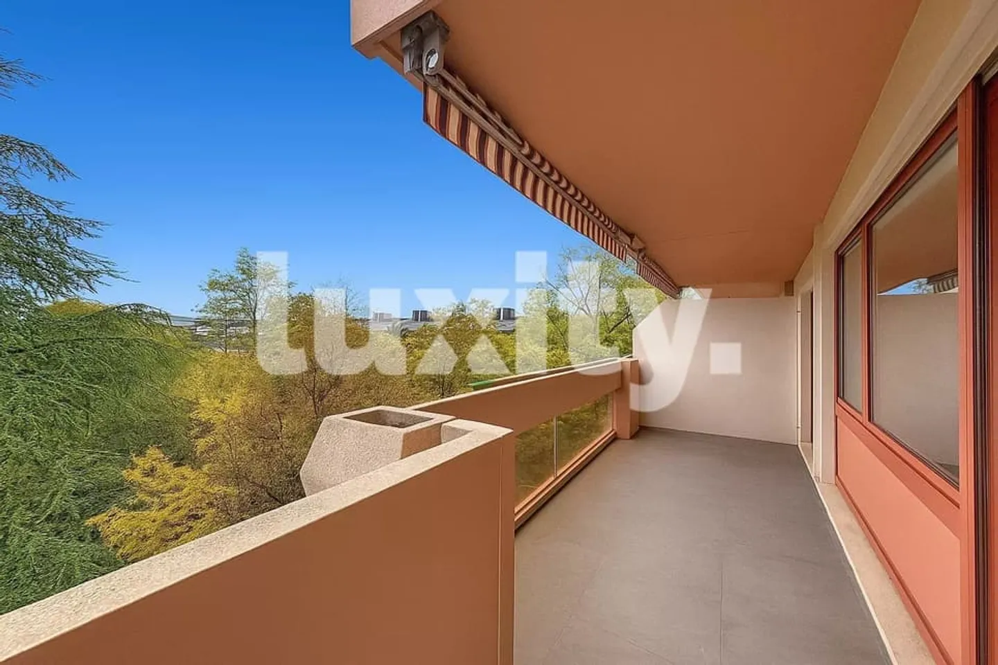 Appartement rénové - Eaux-Vives / Parc La Grange - Photo 4 sur 4