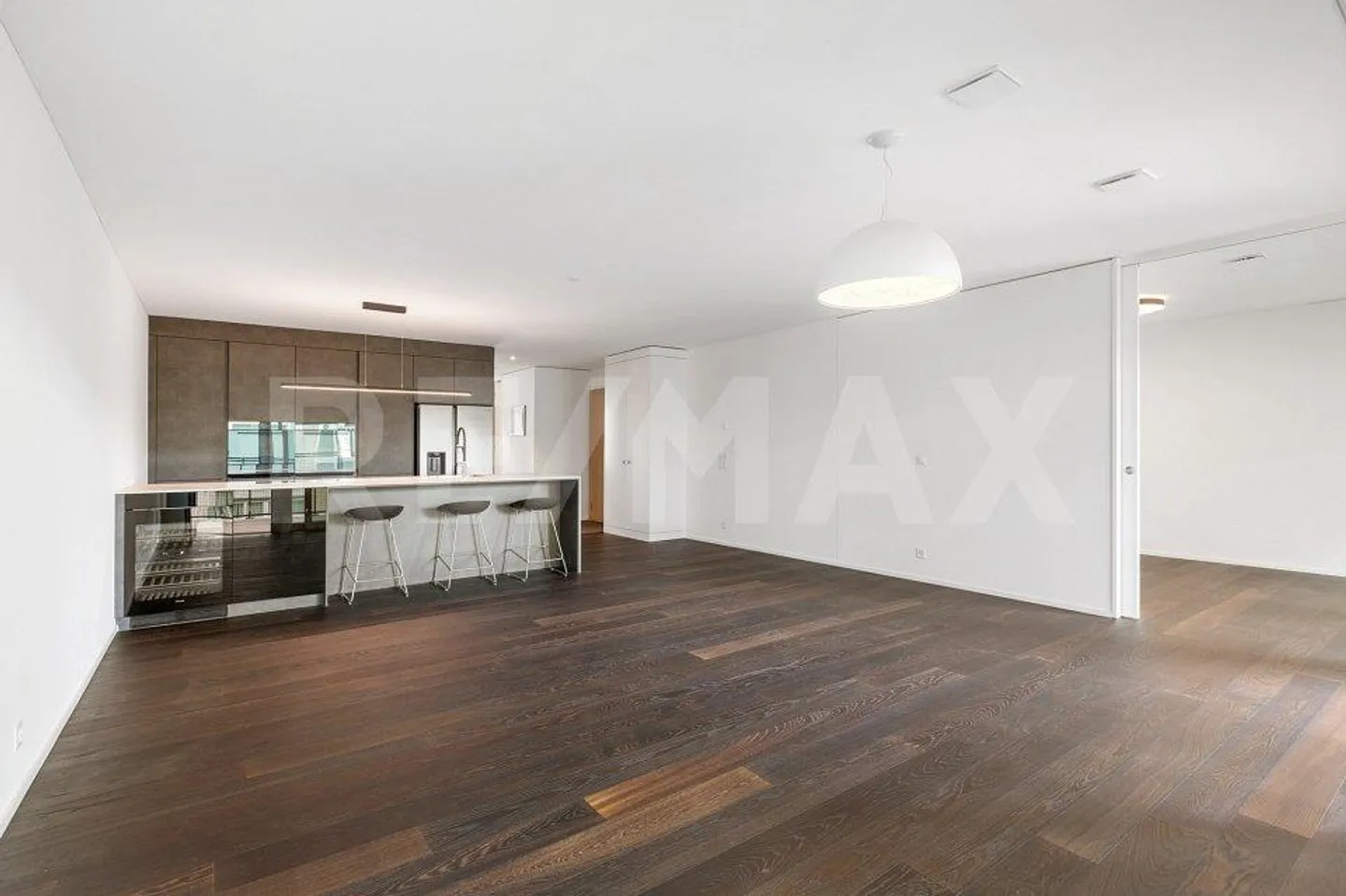 Exclusive 4.5-room condominium in the heart of Winterthur - Photo 2 of 12