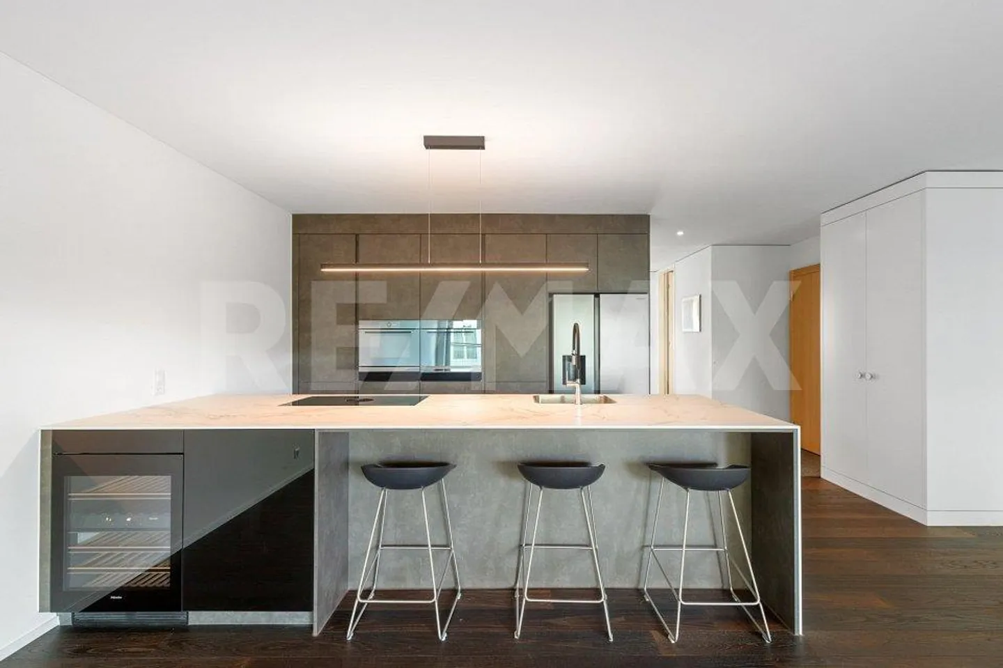 Exclusive 4.5-room condominium in the heart of Winterthur - Photo 3 of 12