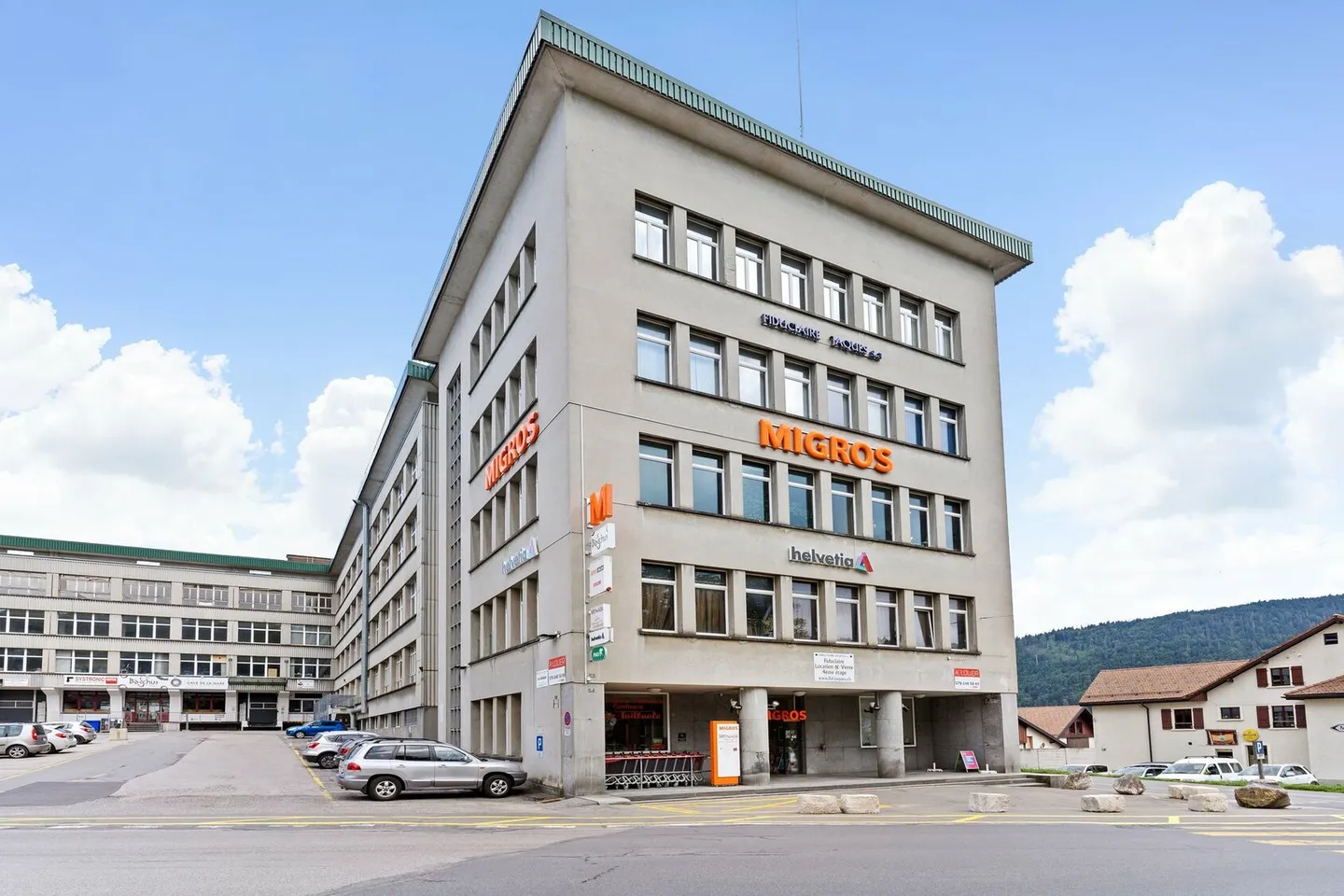 Edificio ad uso misto in affitto - Foto 3 di 5
