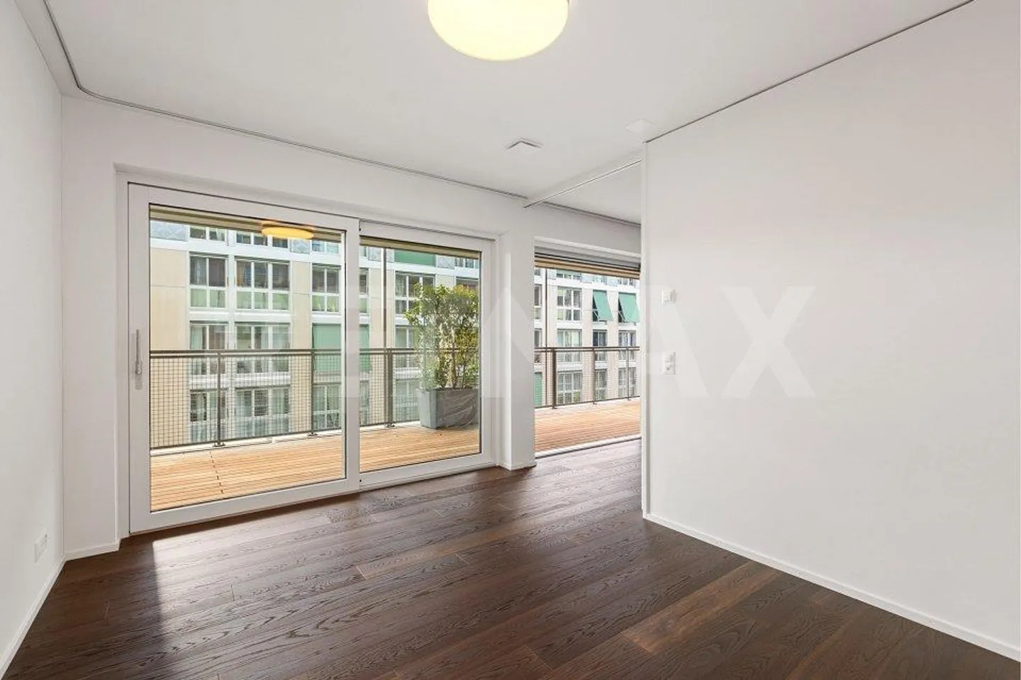 Exclusive 4.5-room condominium in the heart of Winterthur - Photo 5 of 12