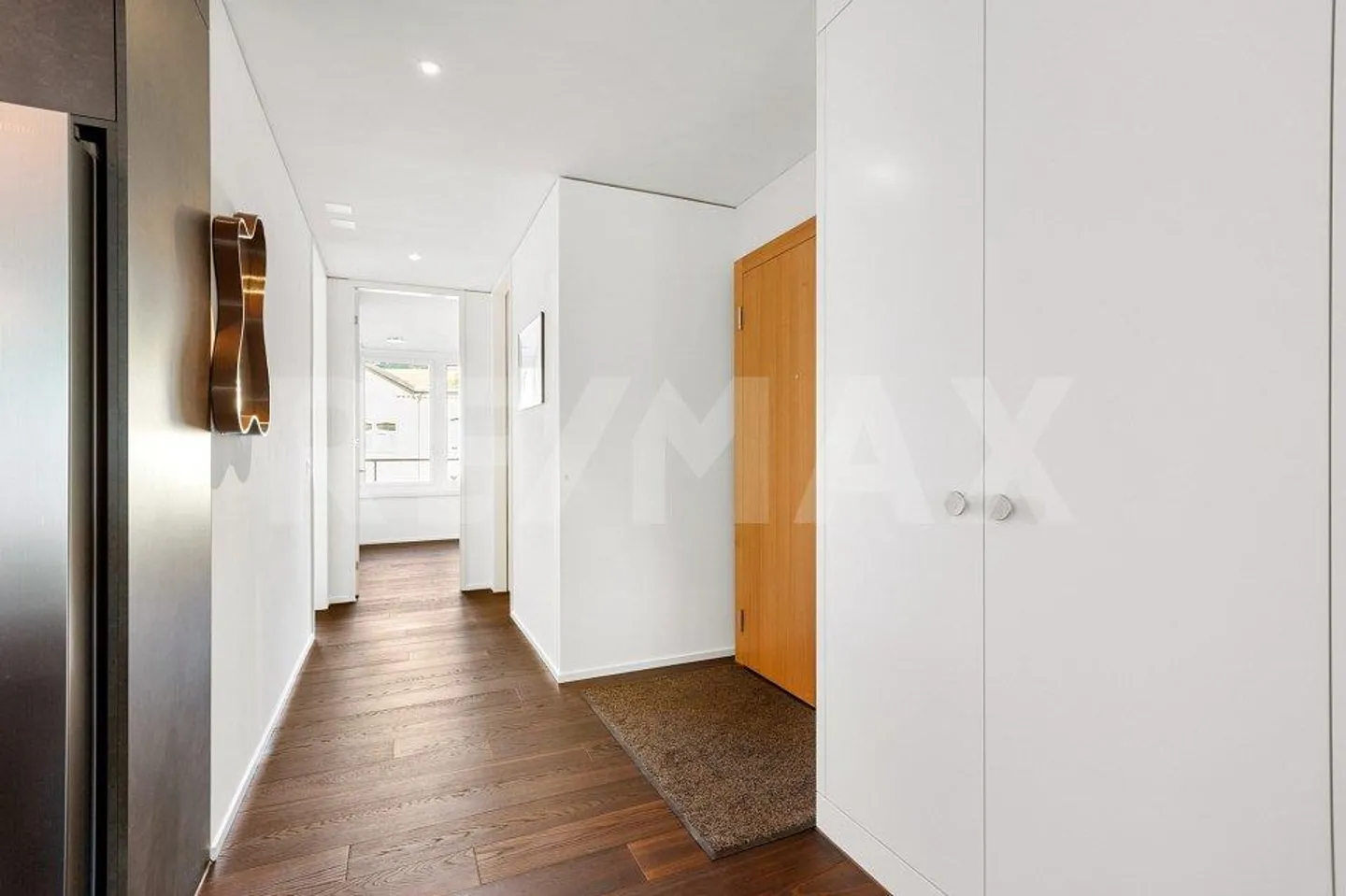 Exclusive 4.5-room condominium in the heart of Winterthur - Photo 6 of 12