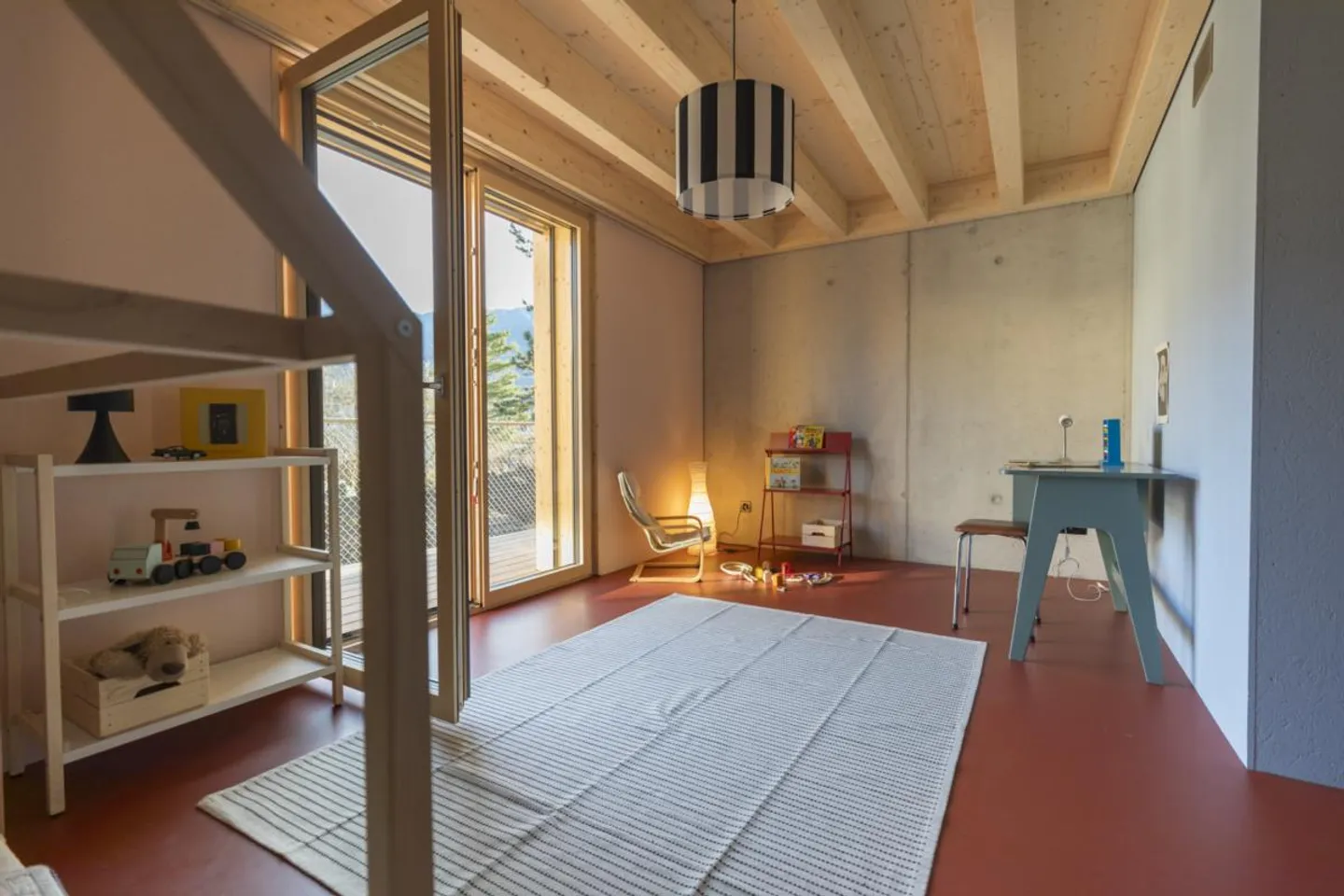 Stylish and spacious living in a modern terraced house - Photo 7 of 18