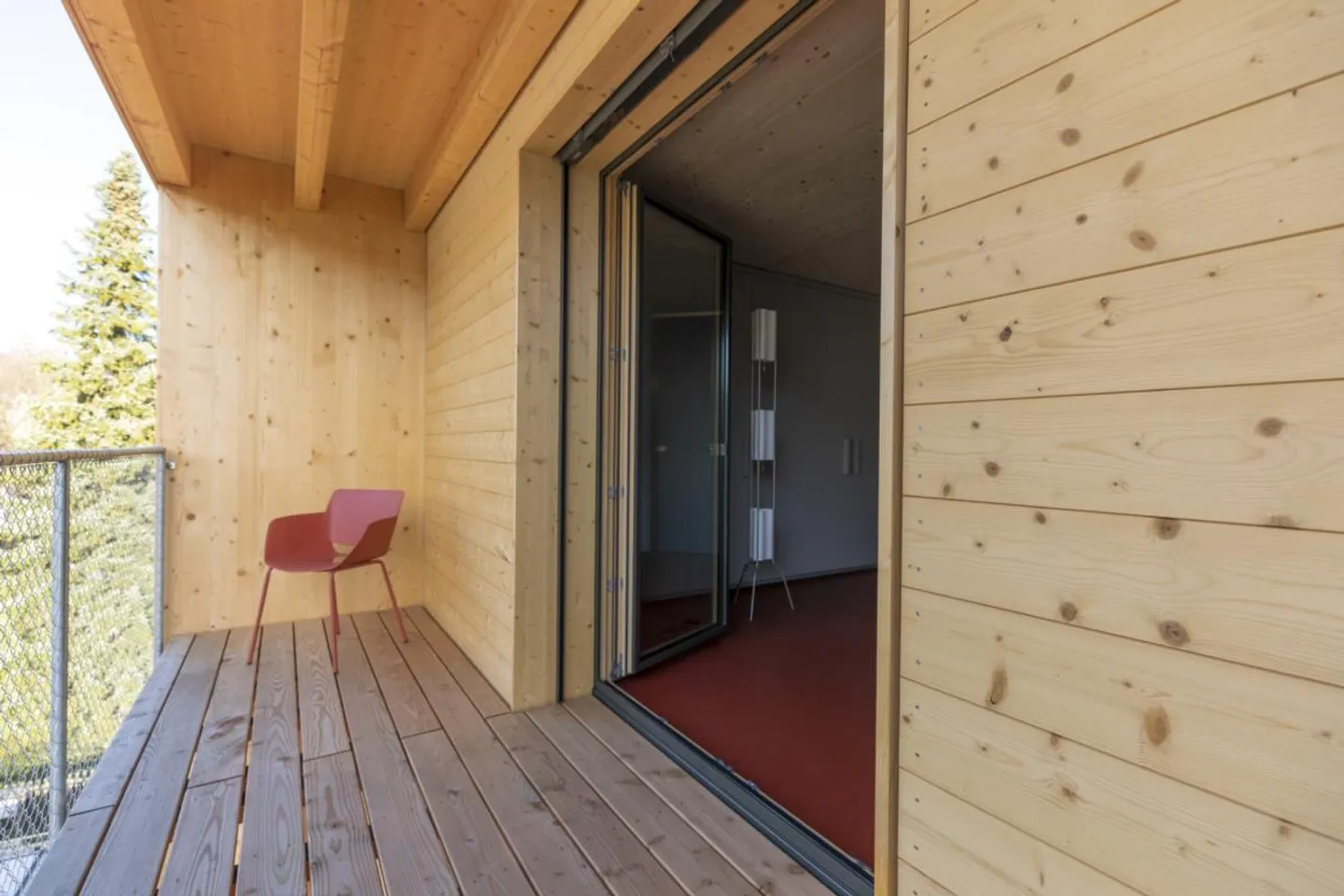 Stylish and spacious living in a modern terraced house - Photo 10 of 18