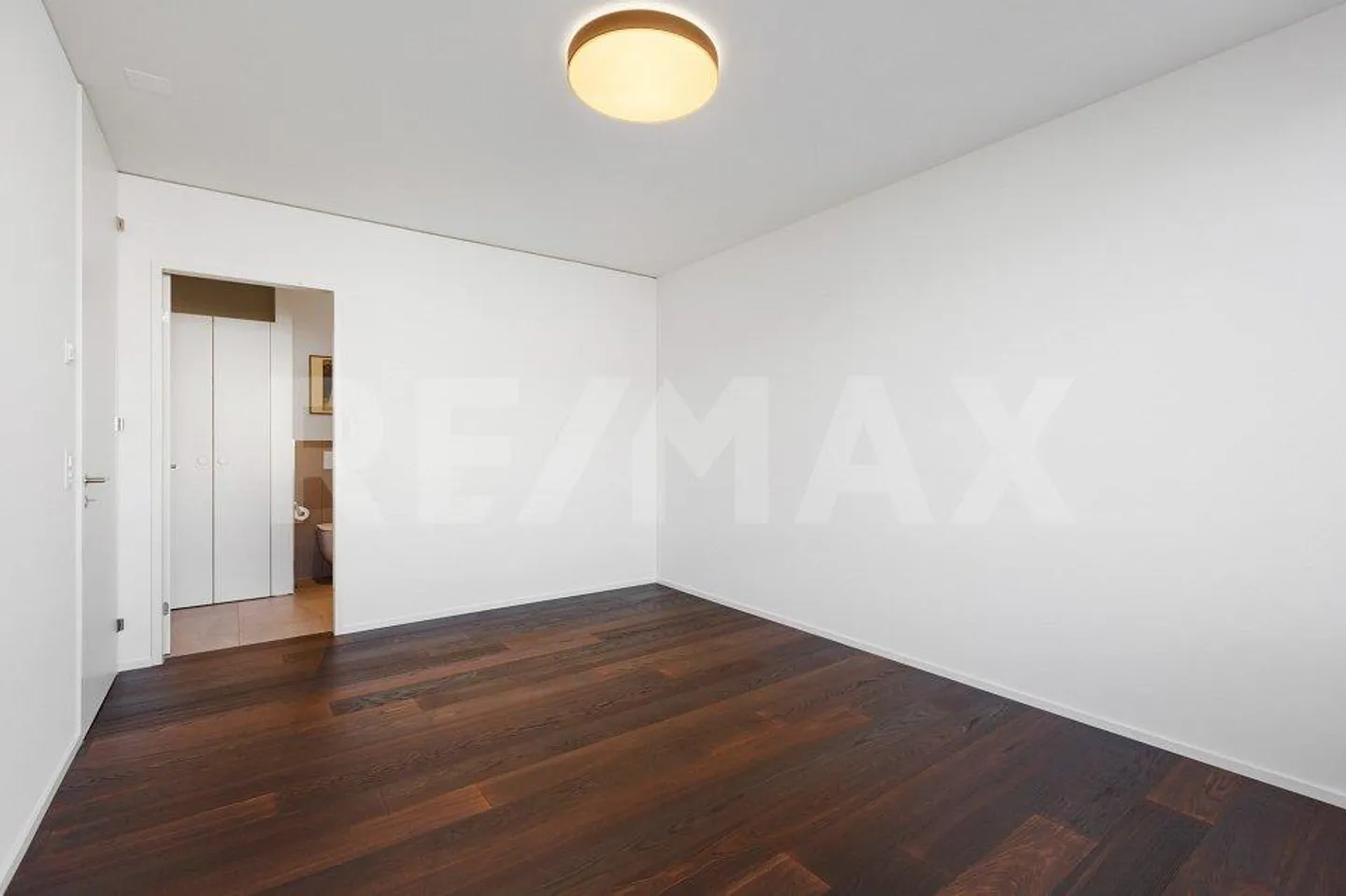 Exclusive 4.5-room condominium in the heart of Winterthur - Photo 8 of 12