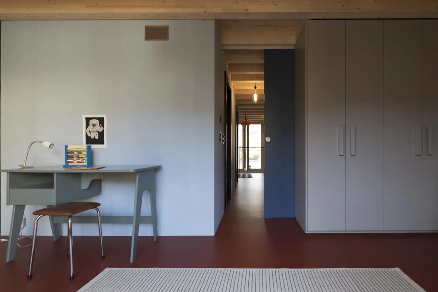 Stylish and spacious living in a modern terraced house - Photo 8 of 18