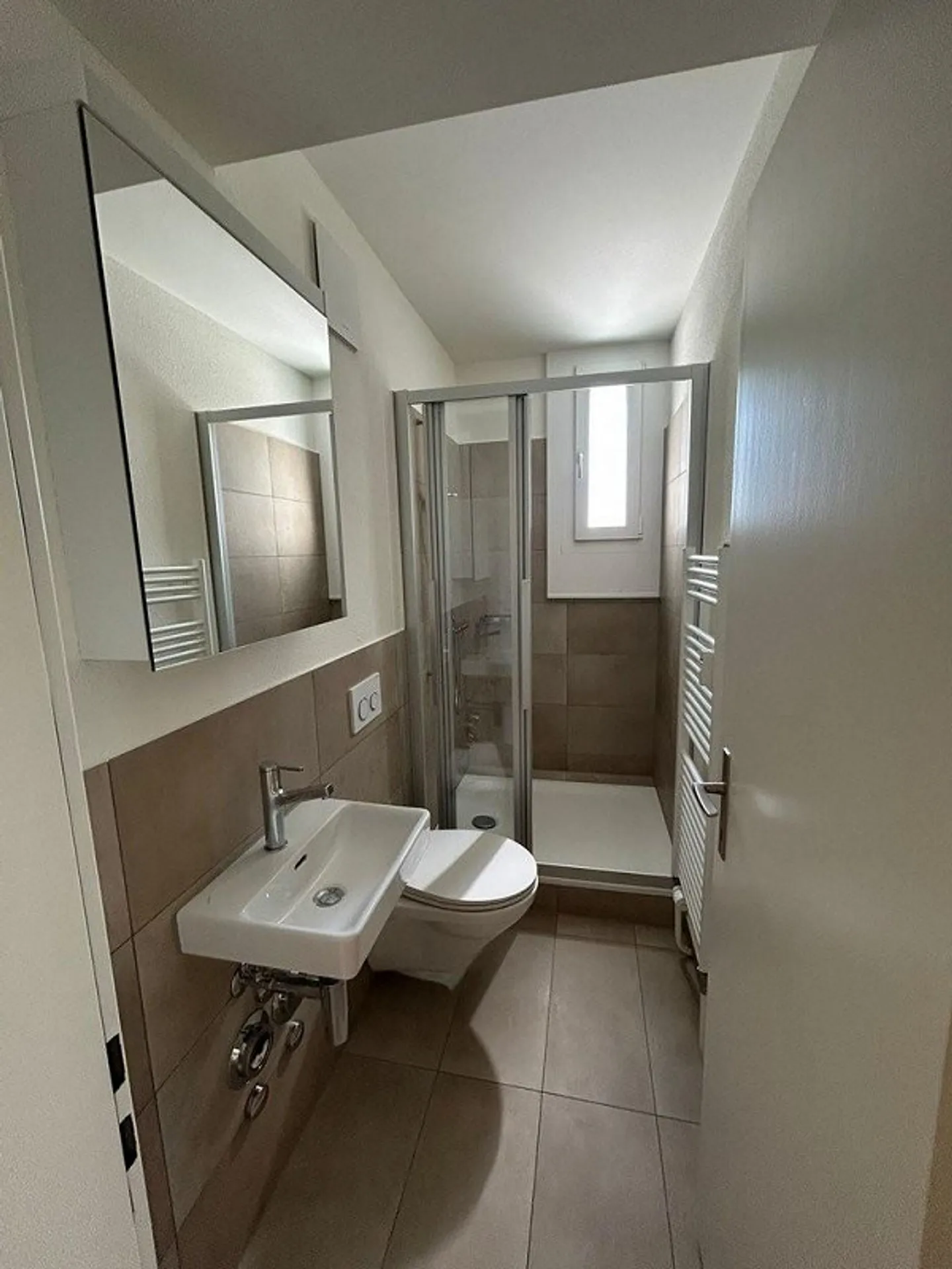 Bella appartamento di 4,5 stanze con grande balcone a Allschwil - Foto 6 di 11