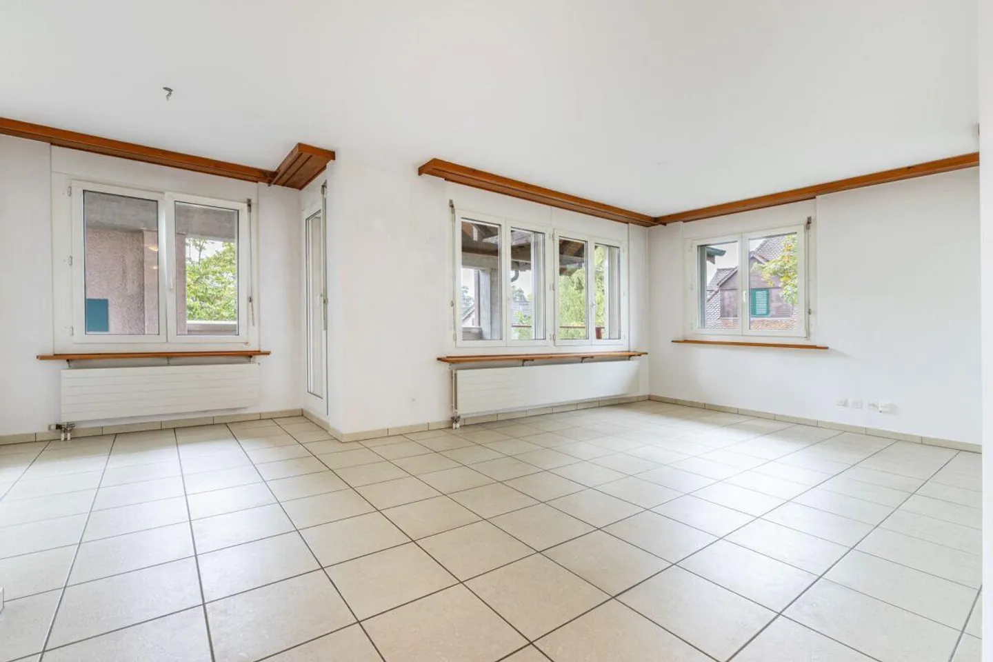 3.5-Zimmer-Wohnung mit lichtdurchflutetem Atrium und zwei Balkonen - Photo 2 of 15