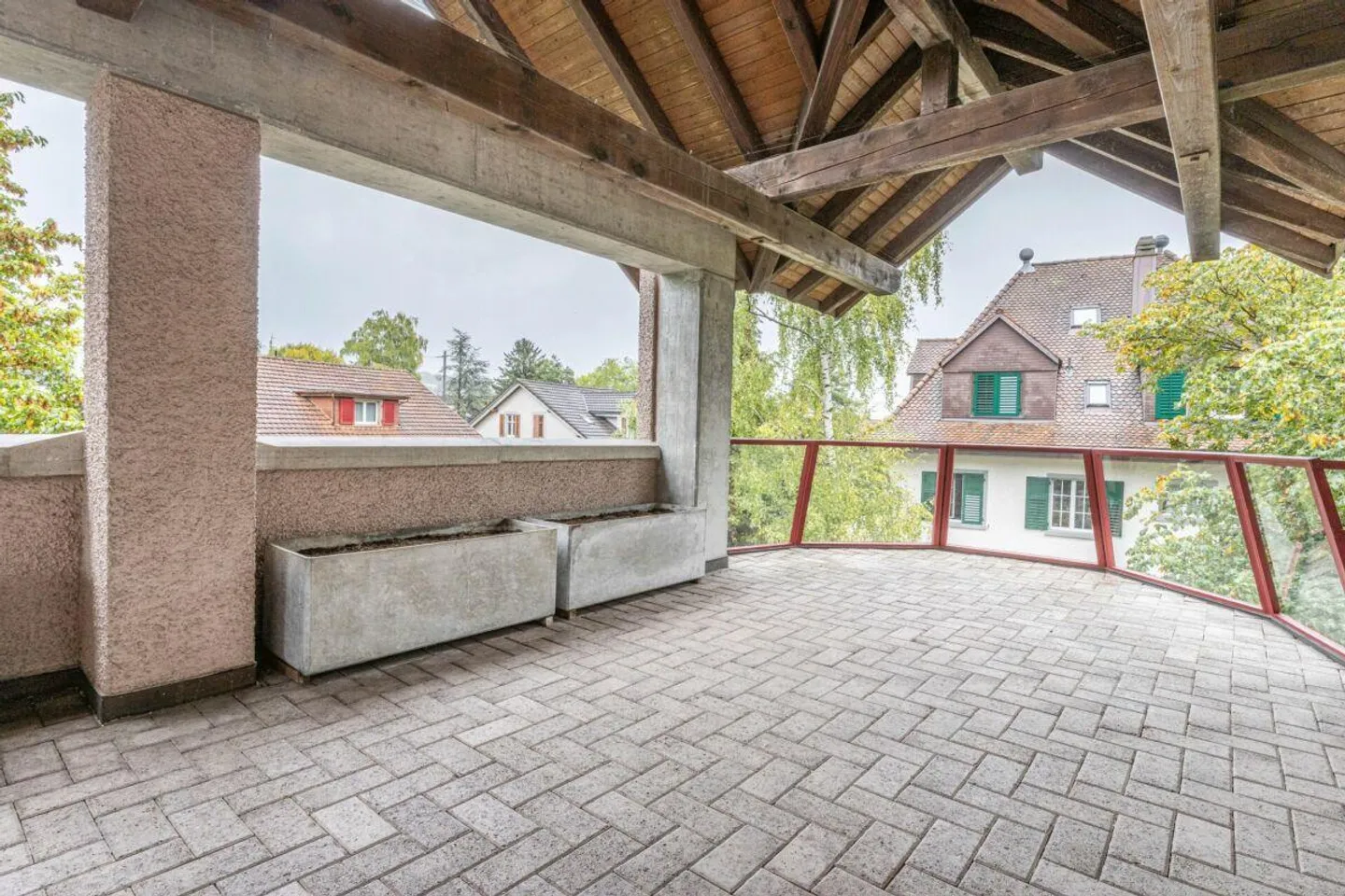 3.5-Zimmer-Wohnung mit lichtdurchflutetem Atrium und zwei Balkonen - Photo 11 of 15