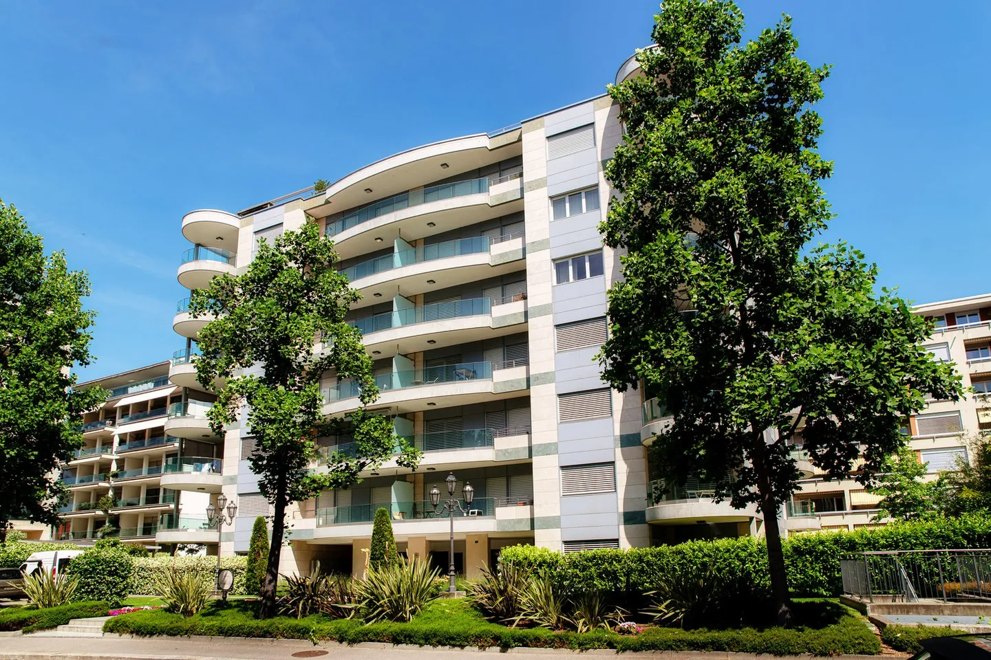 Parking space in the Cassarate zone, covered - Photo 1 of 3