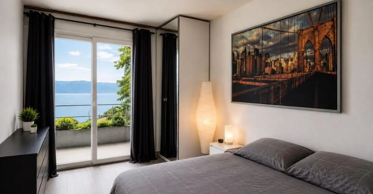 Charming Townhouse with Lake View - Photo 8 of 12