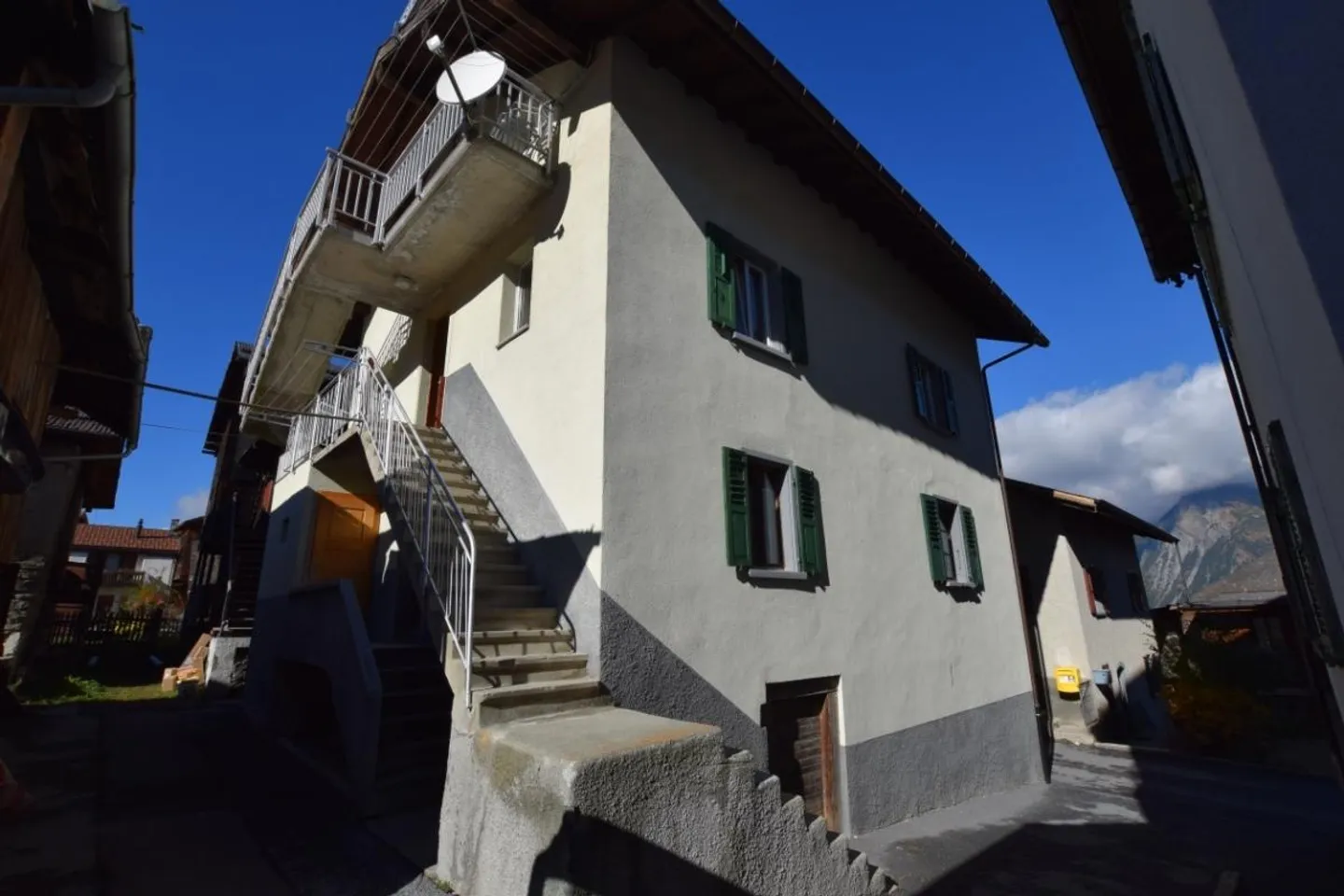 Beautiful 3-room apartment in the center of Eischoll - Photo 4 of 11