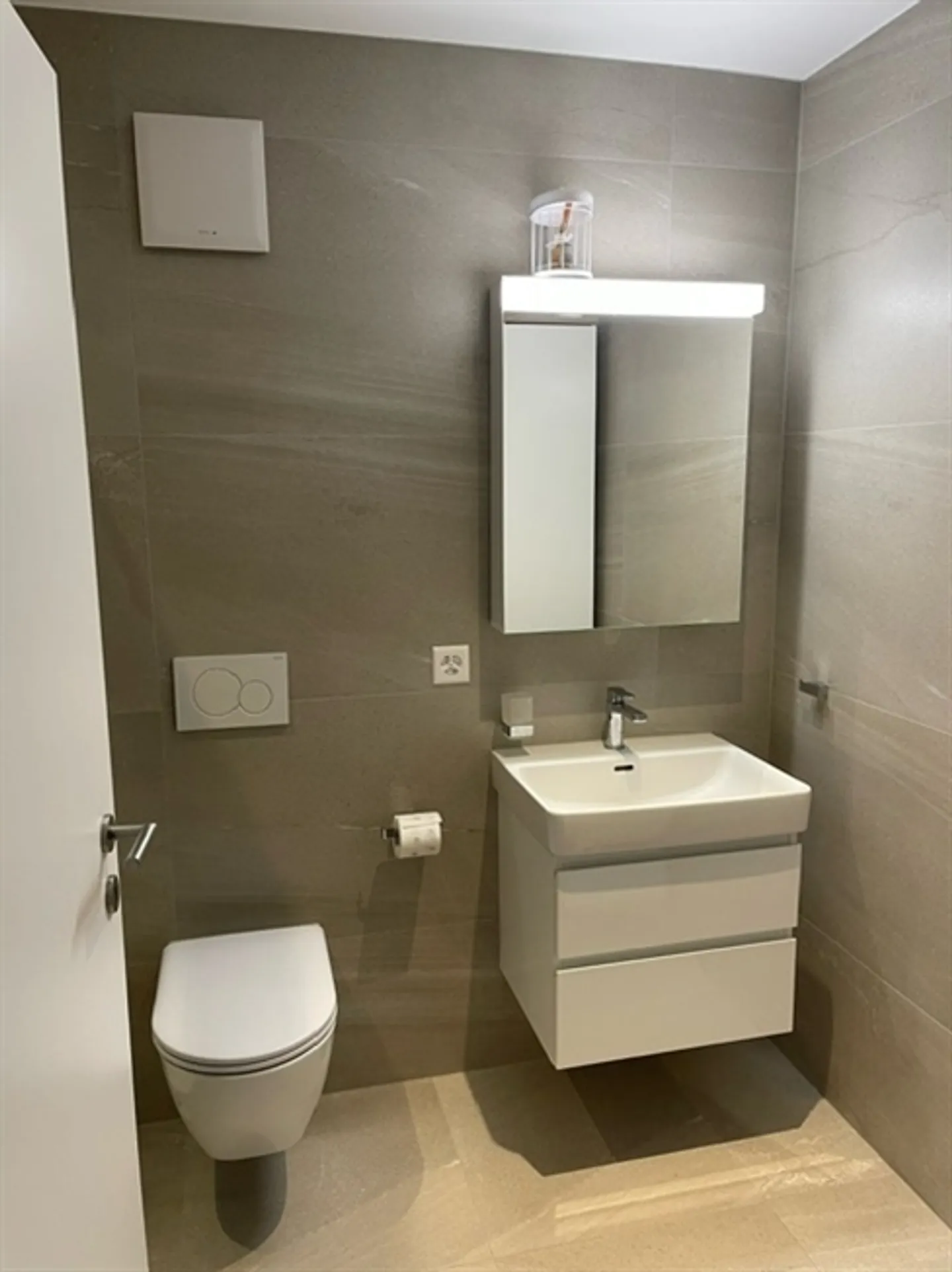 Belle nouvelle appartement de 2,5 pence avec balcon à louer - Photo 5 sur 6