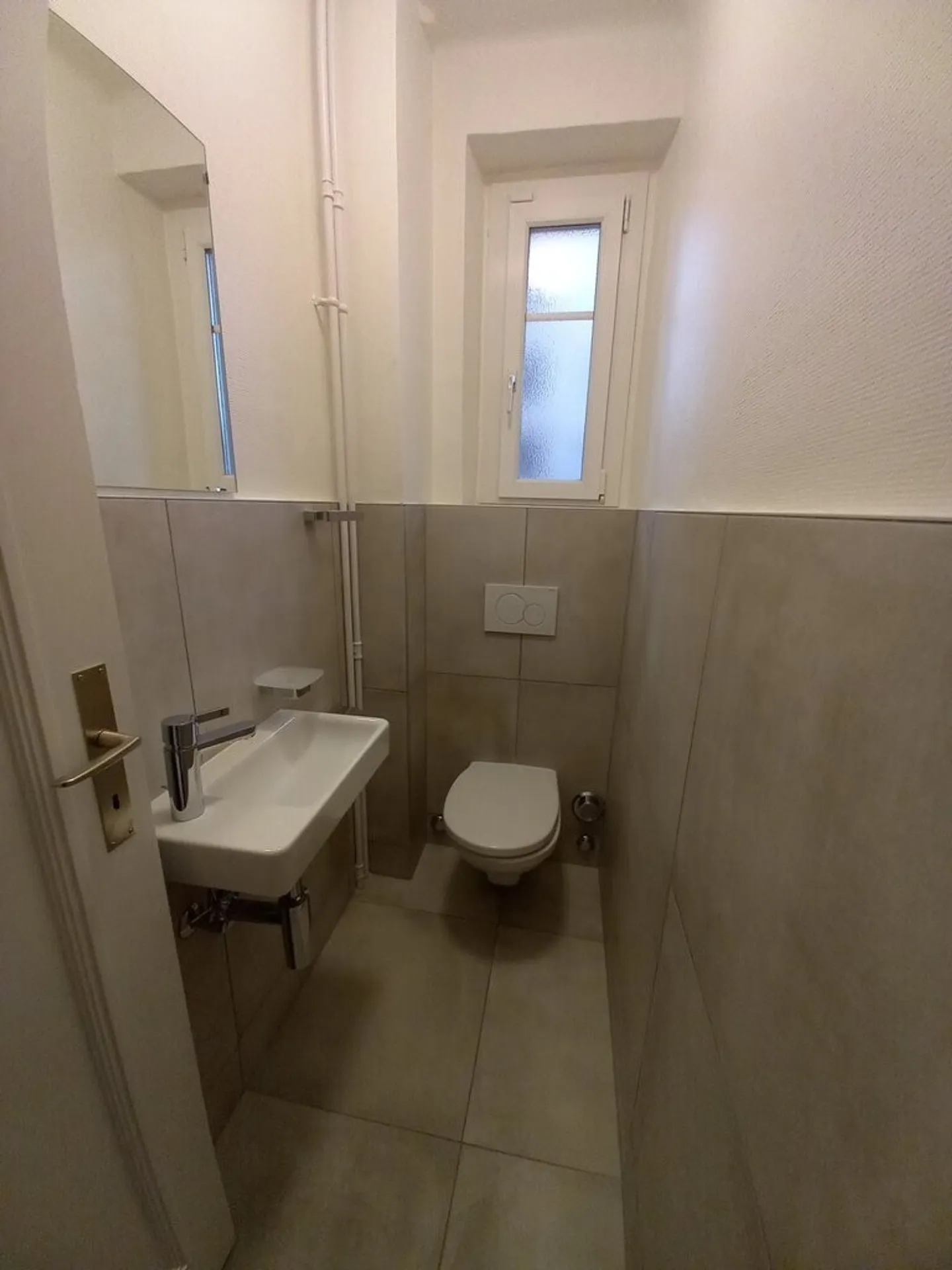 Charming 3-room apartment on the 1st floor in a sought-after neighborhood - Photo 4 of 7