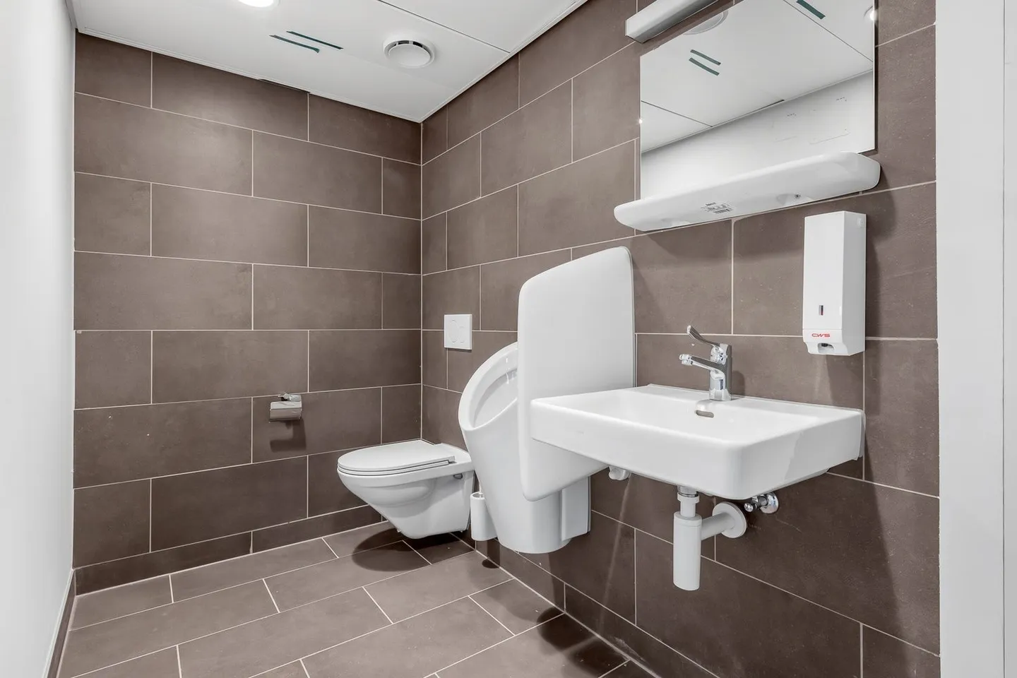 Attractive office space including terrace in the penthouse - Dübendorf - Photo 9 of 10