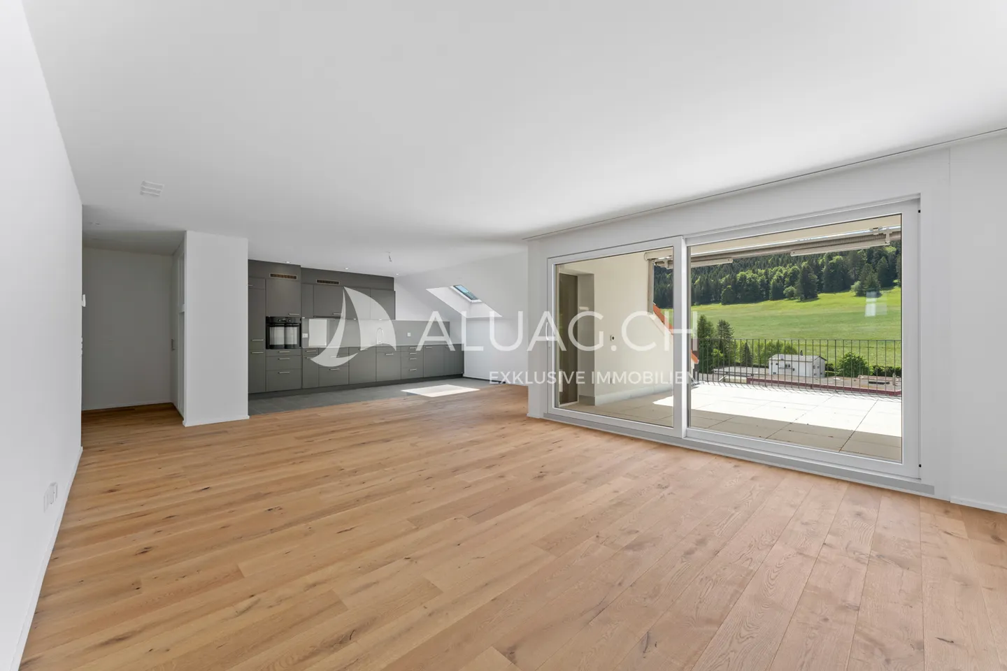 Appartement moderne avec terrasse - Photo 4 sur 12