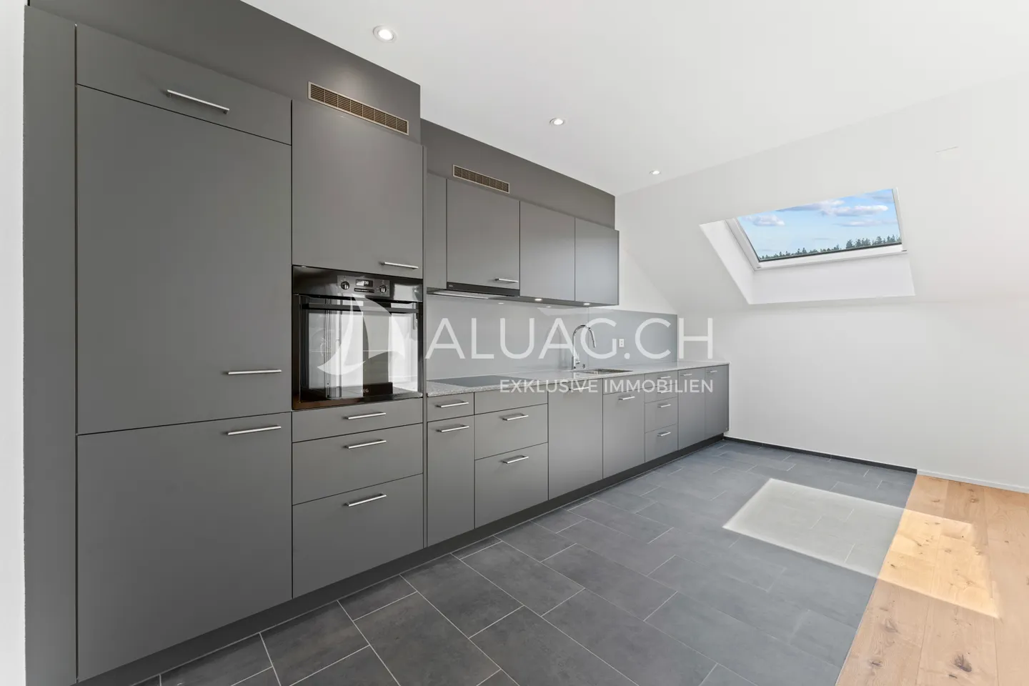 Appartement moderne avec terrasse - Photo 6 sur 12