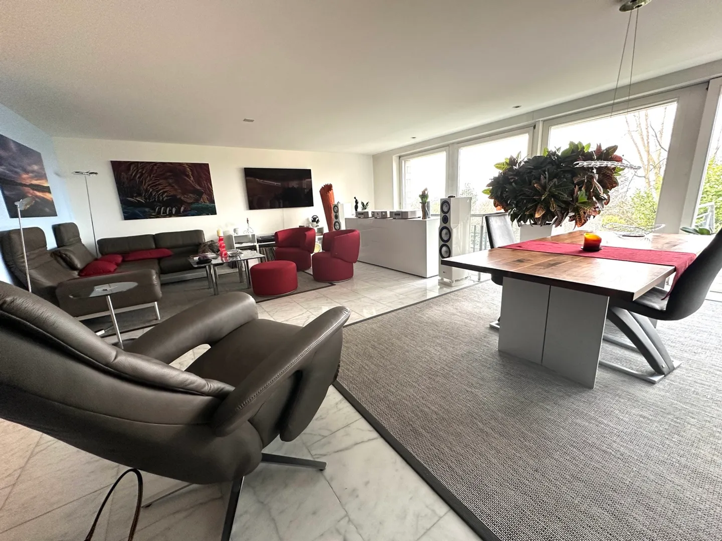 Elegante und grosszügige 6.5 Maisonette Wohnung mit Aussicht auf Basel - Foto 4 von 13