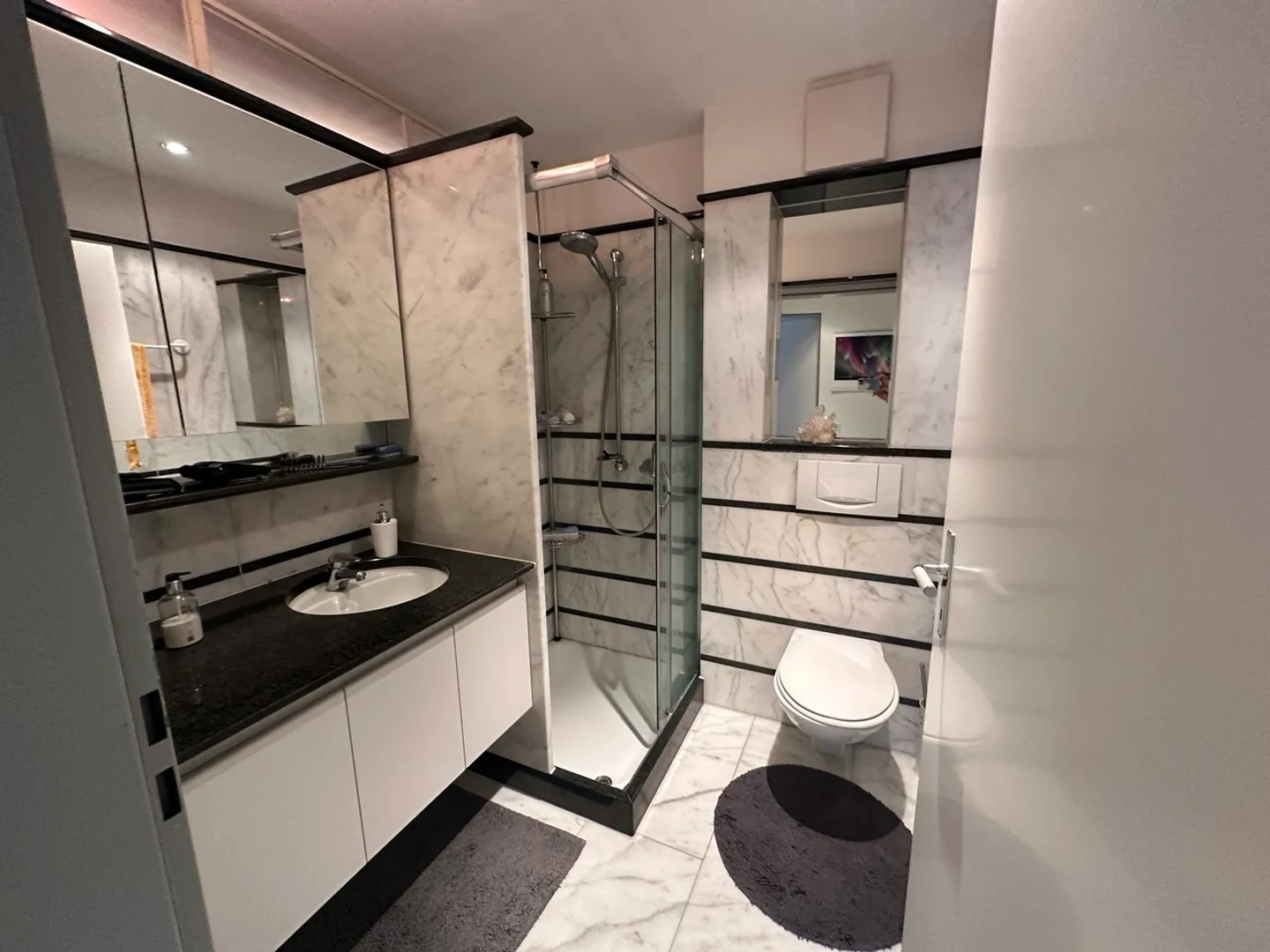 Elegante und grosszügige 6.5 Maisonette Wohnung mit Aussicht auf Basel - Foto 6 von 13