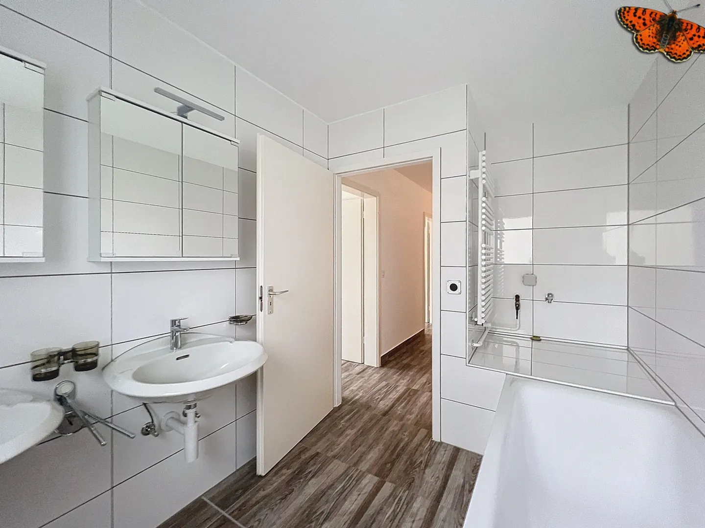 GERÄUMIGE 4-ZIMMER-WOHNUNG - Sehr ruhige Umgebung! - Foto 10 von 13