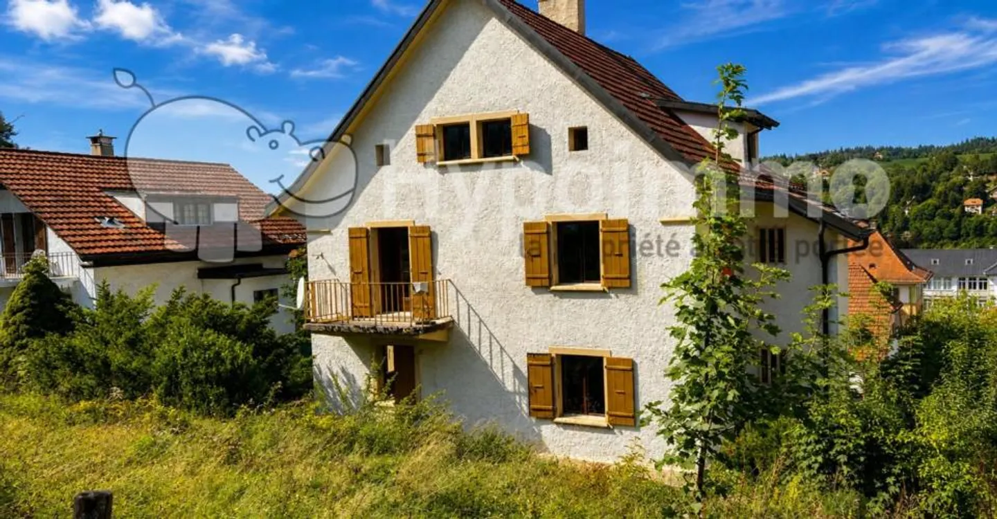 Casa familiare di 3 appartamenti da ristrutturare - Foto 2 di 11