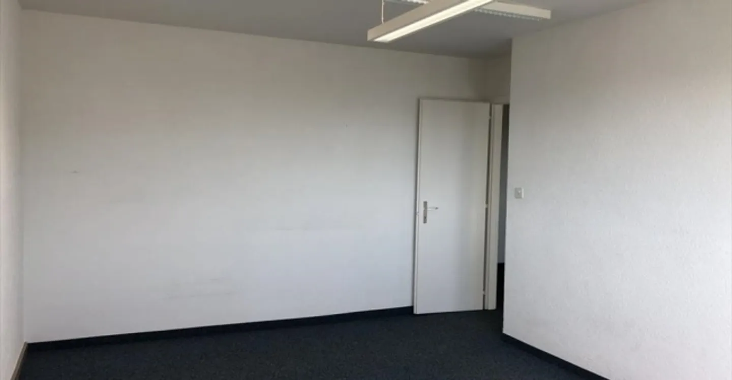 Spazio ufficio in affitto - Foto 3 di 8