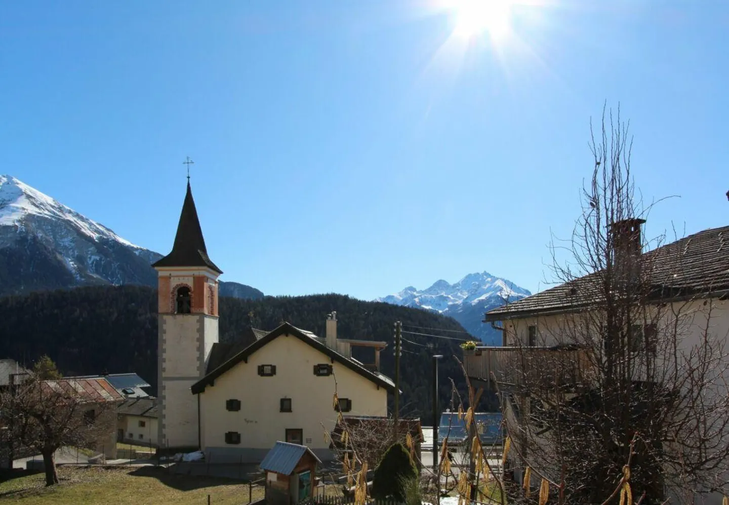 Multi-family house with stable and development potential in the village center - Photo 6 of 6