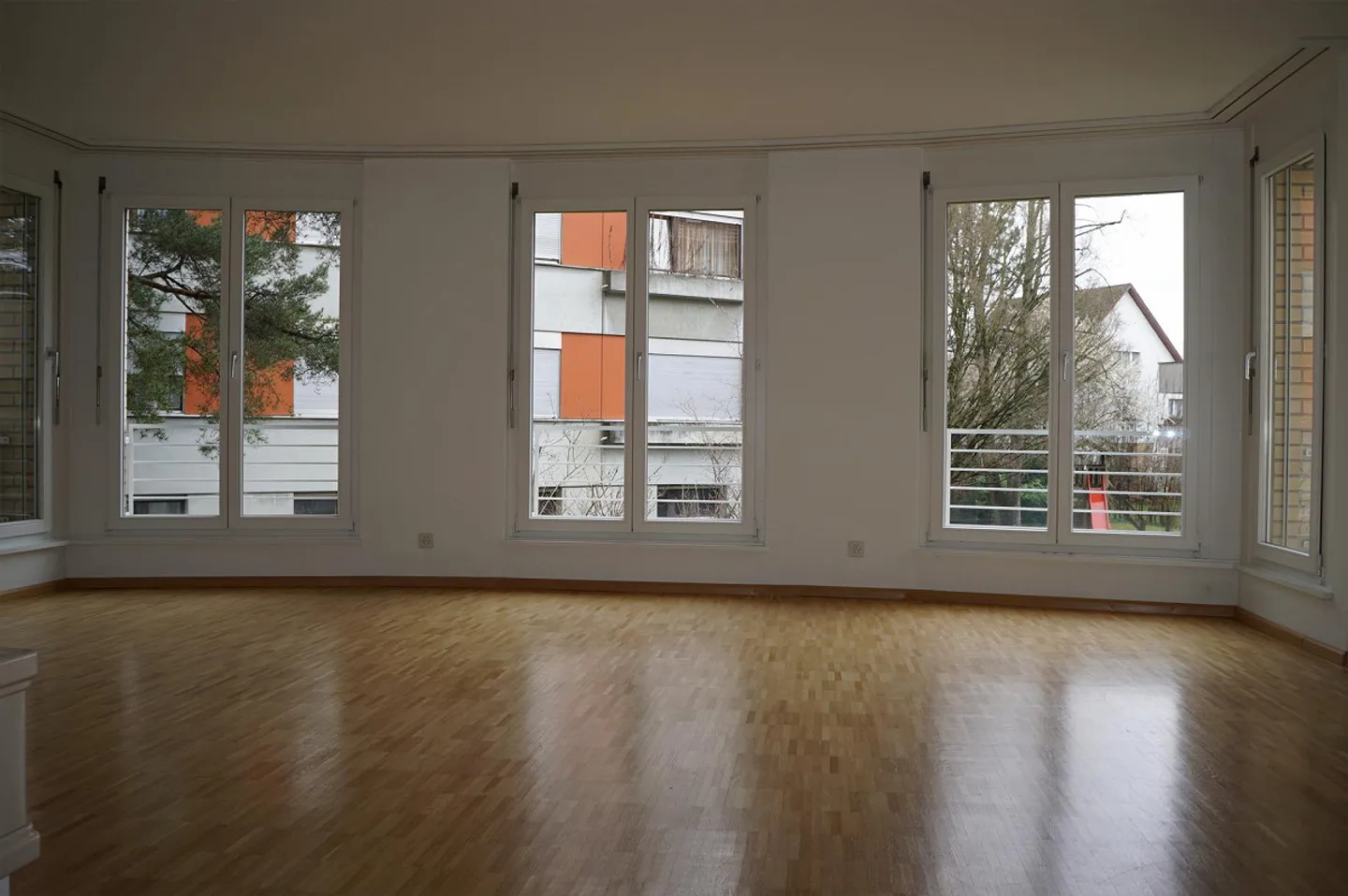 Ampio appartamento maisonette di 6 stanze vicino al centro del villaggio - Foto 3 di 8