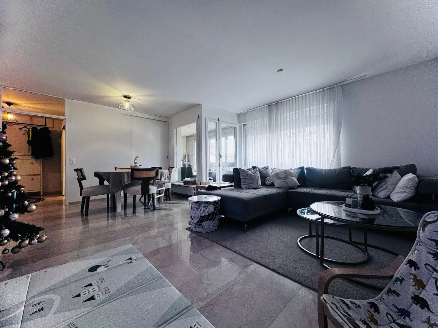 Condominium attrayant de 4,5 pièces incluant un box de garage dans un emplacement central à Ettingen - Photo 3 sur 20