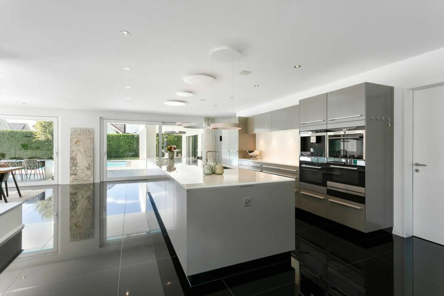 Luxusvilla mit Tiefgarage auf Sammlerniveau am Bodensee - Foto 14 von 30