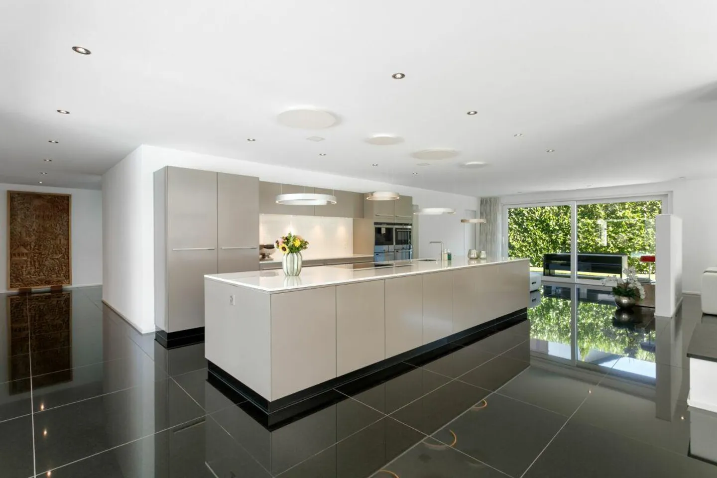 Luxusvilla mit Tiefgarage auf Sammlerniveau am Bodensee - Foto 16 von 30