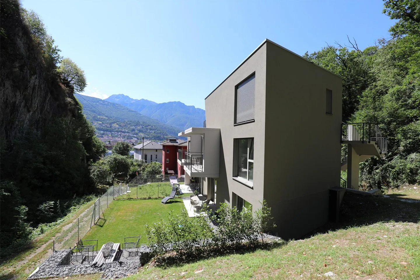 Modern 2-room new apartment, quietly located with garden - Photo 3 of 18