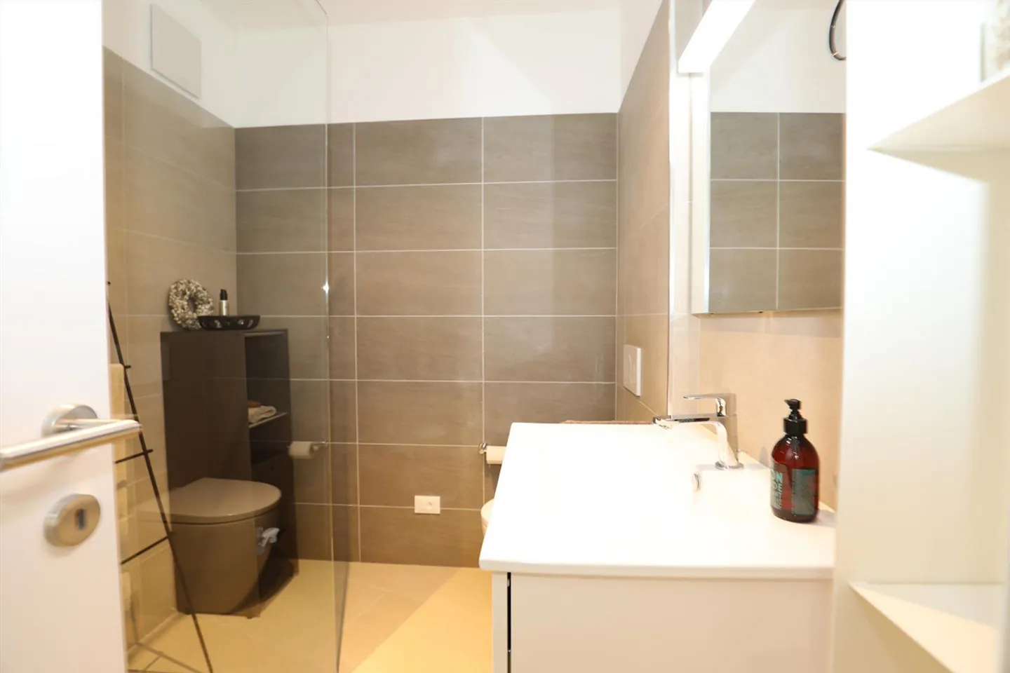 Modern 2-room new apartment, quietly located with garden - Photo 13 of 18