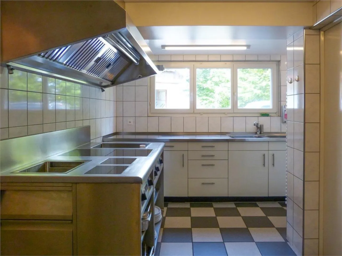 Proprietà spaziosa con opzioni di utilizzo versatili - Foto 6 di 6