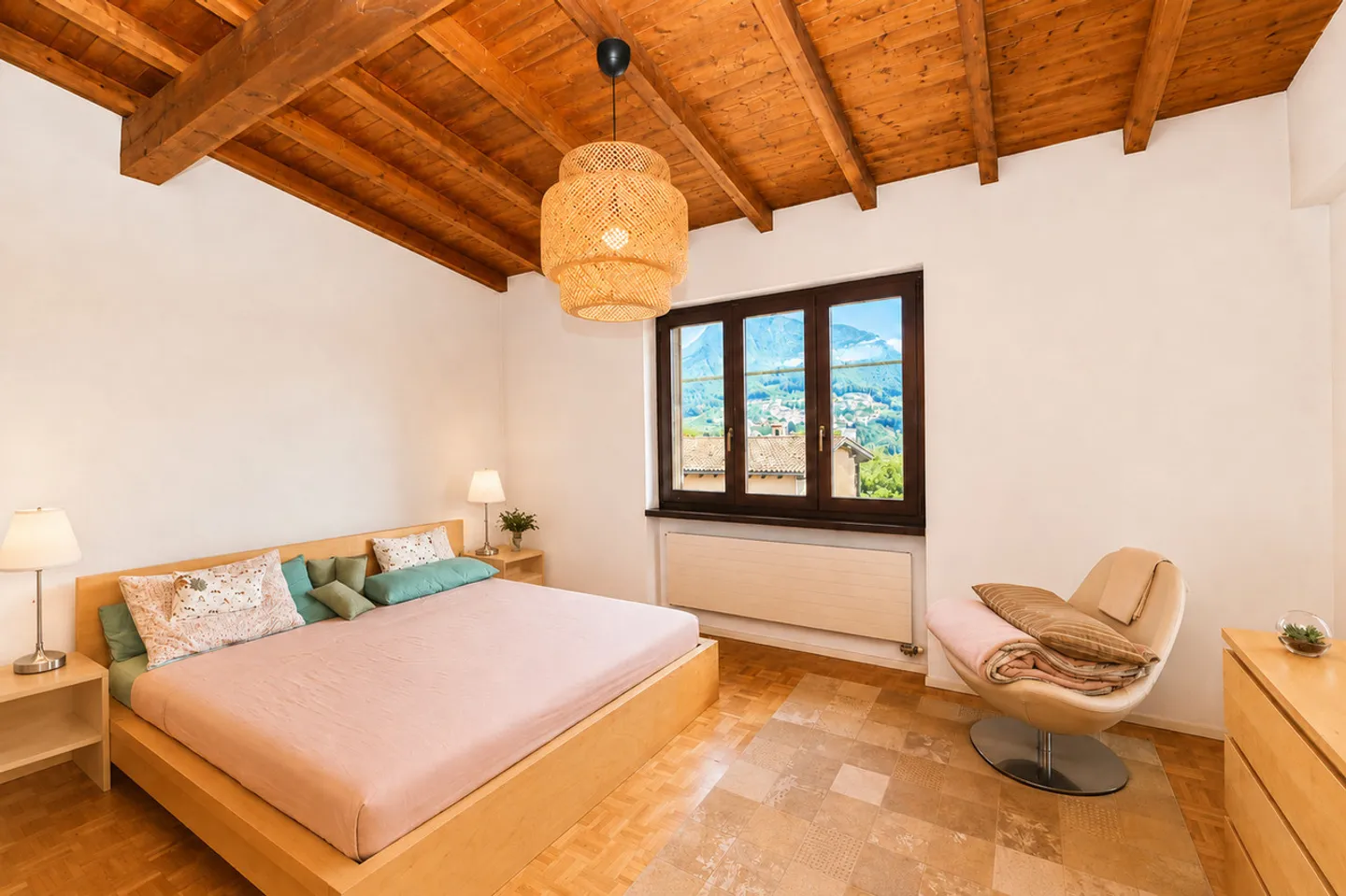 Geräumige Familienvilla in der Natur - Foto 9 von 14