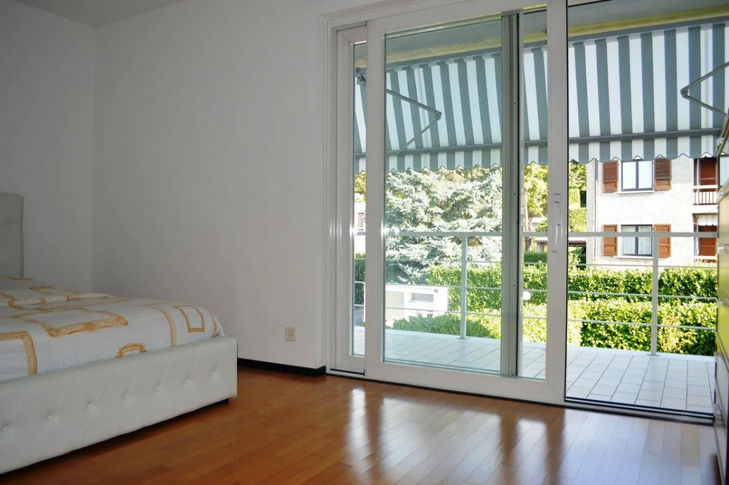 4.5 Room Duplex Apartment with Garden - Photo 2 of 12