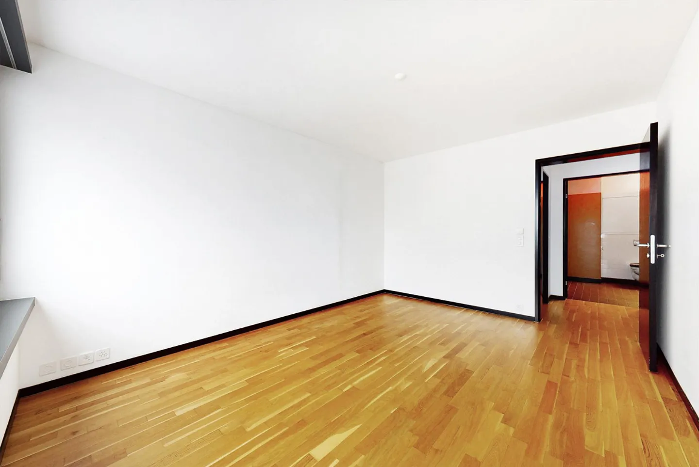 James Albisrieden - Vivre avec Service! - Photo 11 sur 13